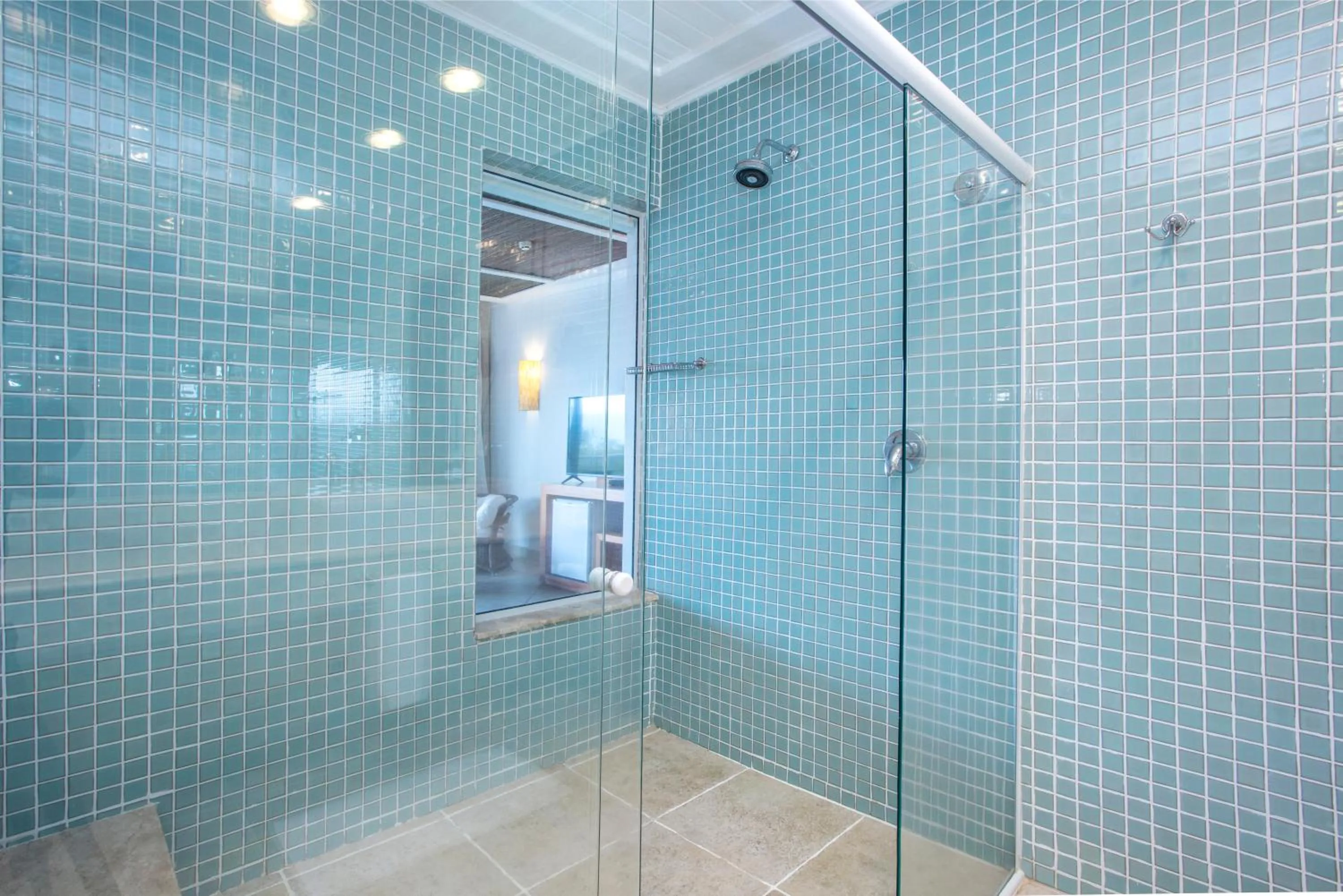 Shower in Hotel Mercedes