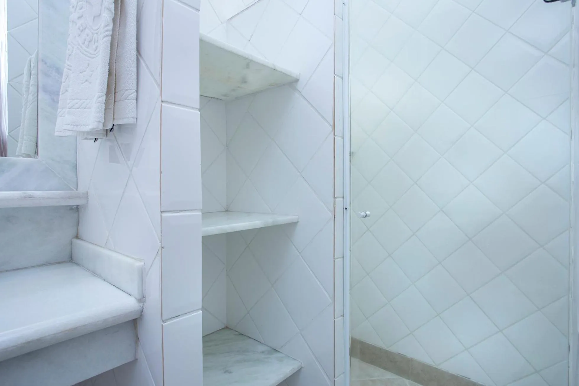 Shower in Hotel Mercedes