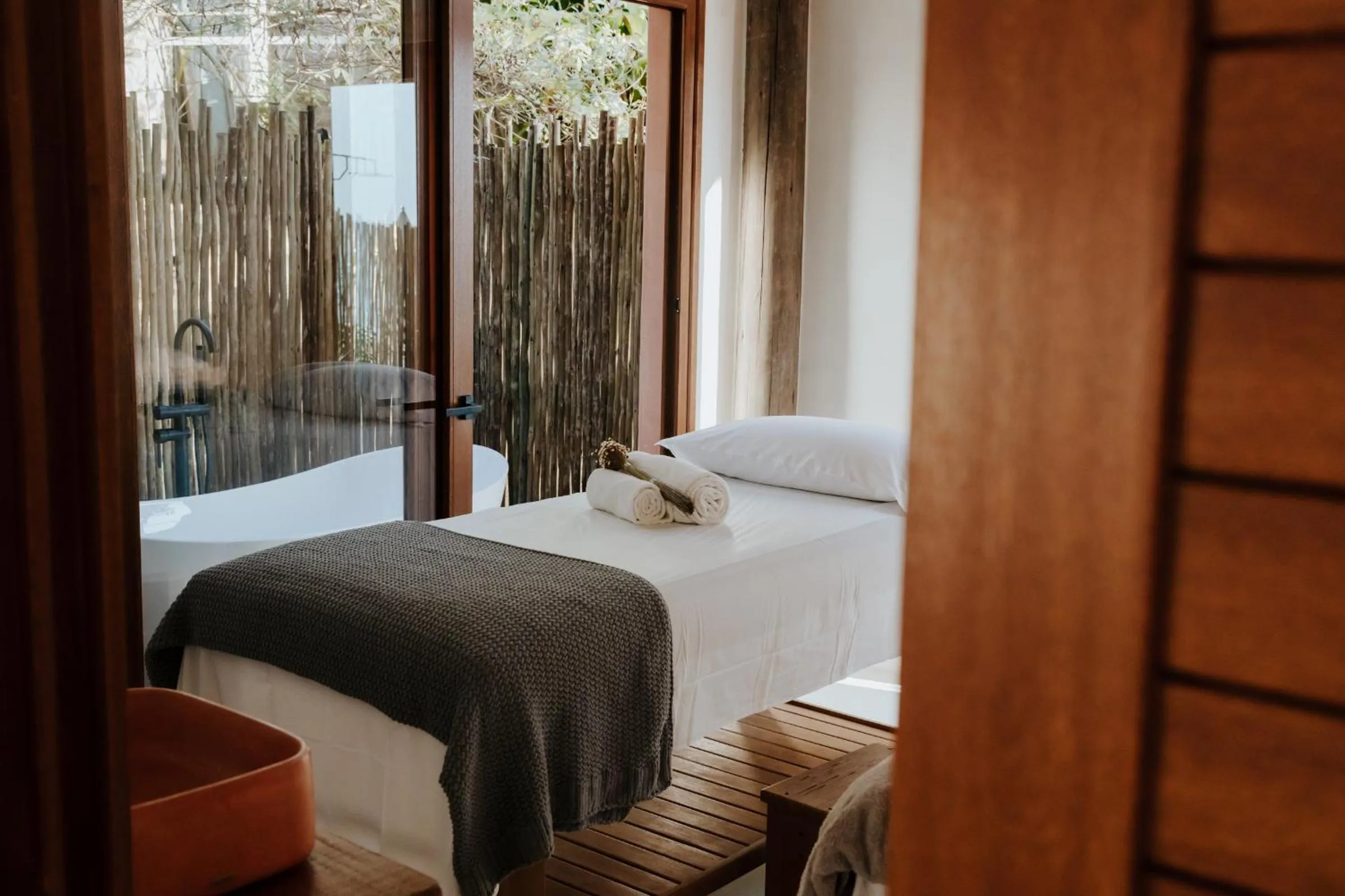 Massage, Bed in Hotel Mercedes