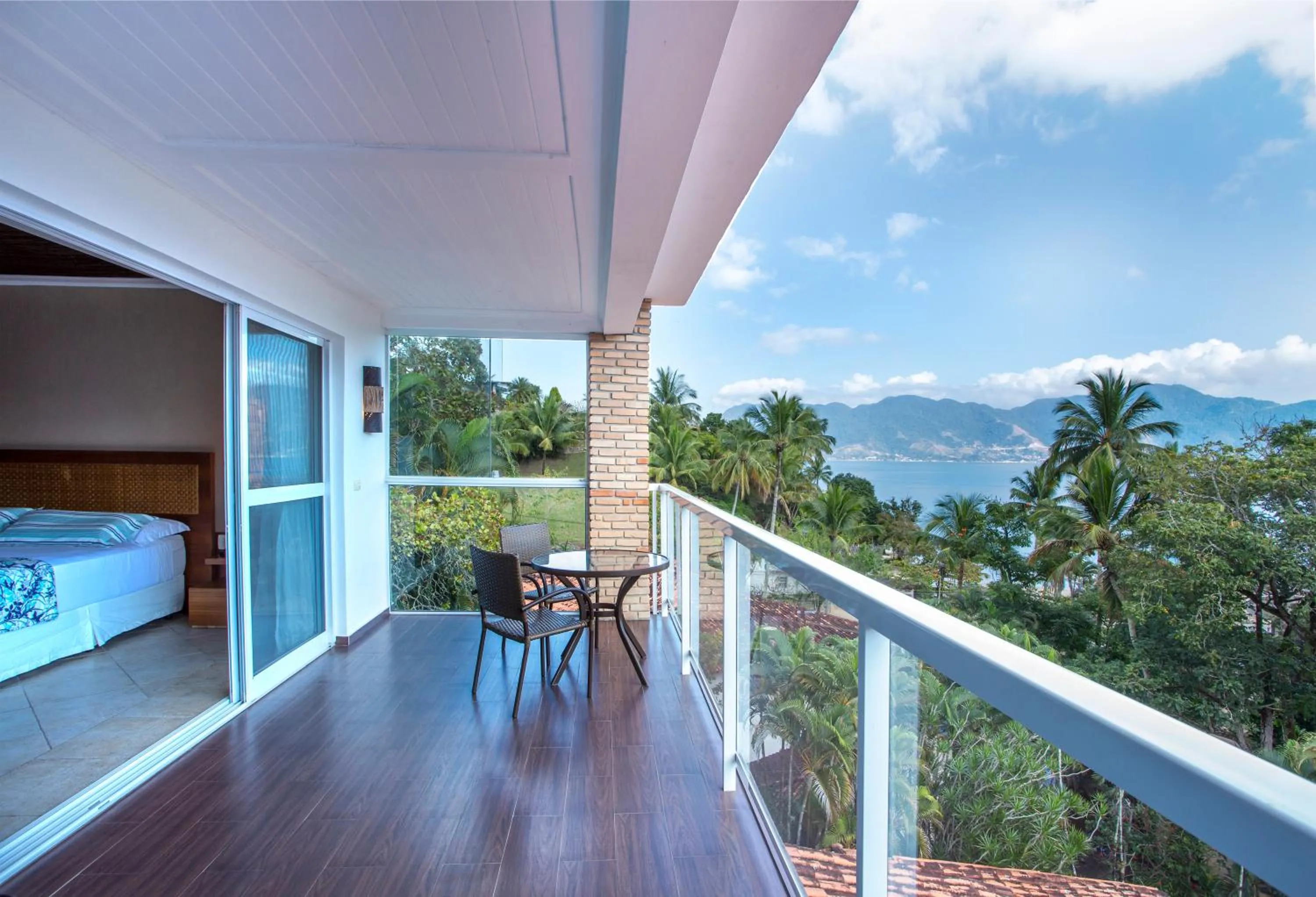 Day in Hotel Mercedes