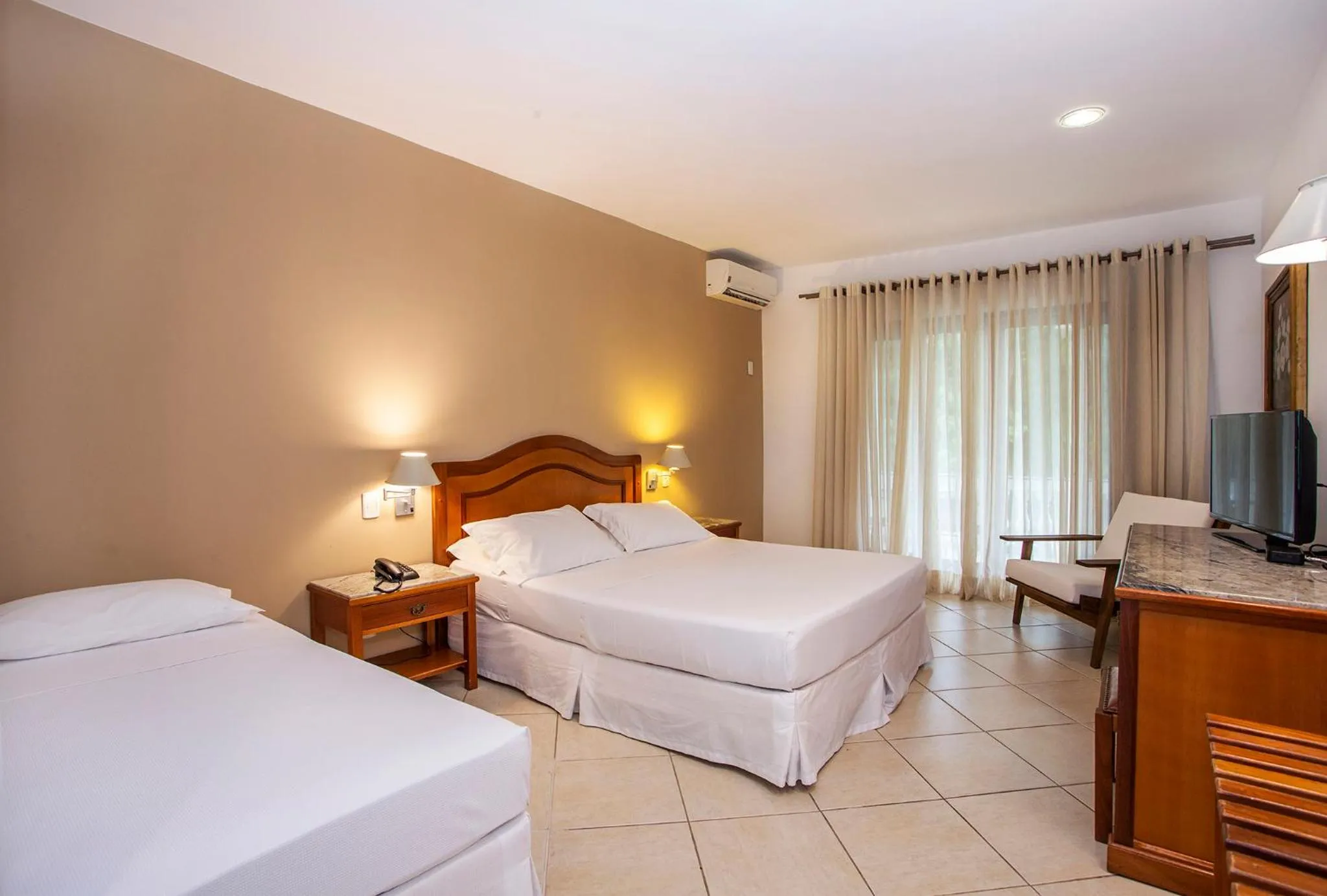 Bedroom, Bed in Hotel Mercedes