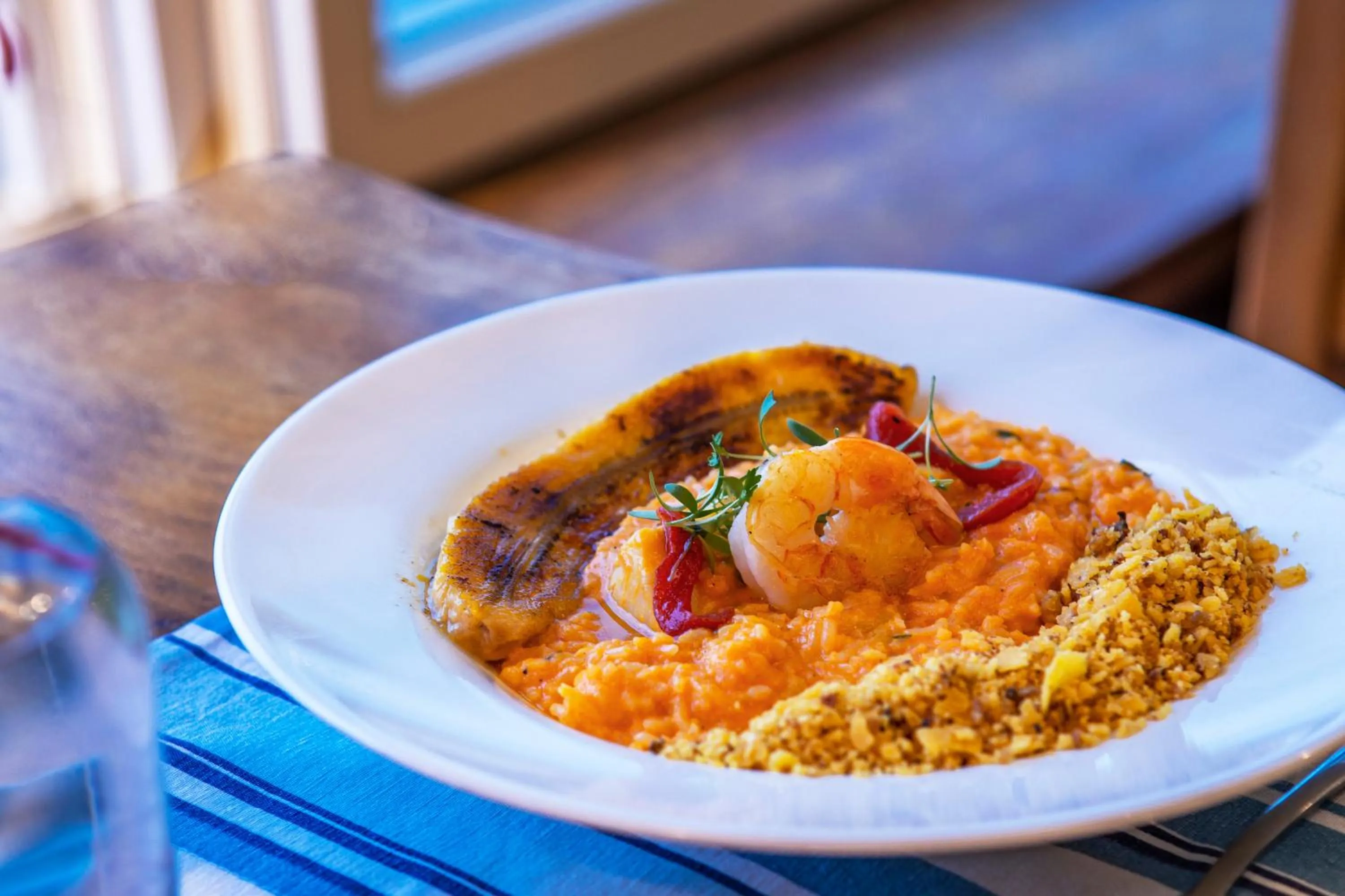 Restaurant/places to eat in Hotel Mercedes