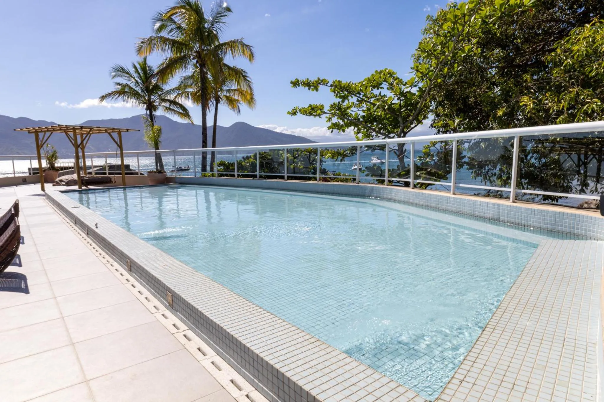 Day in Hotel Mercedes