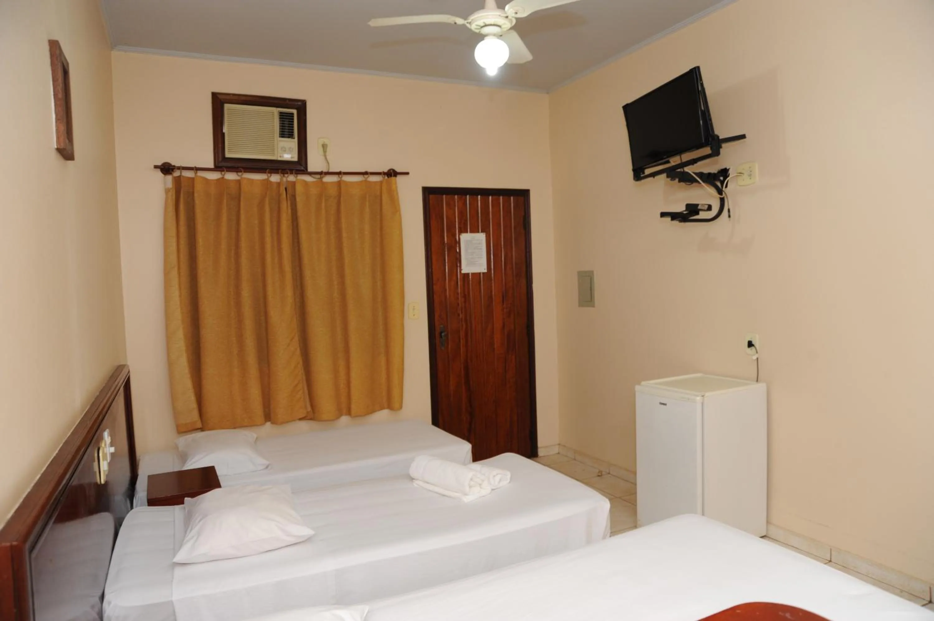 Photo of the whole room, Bed in Hotel Varandas Araraquara
