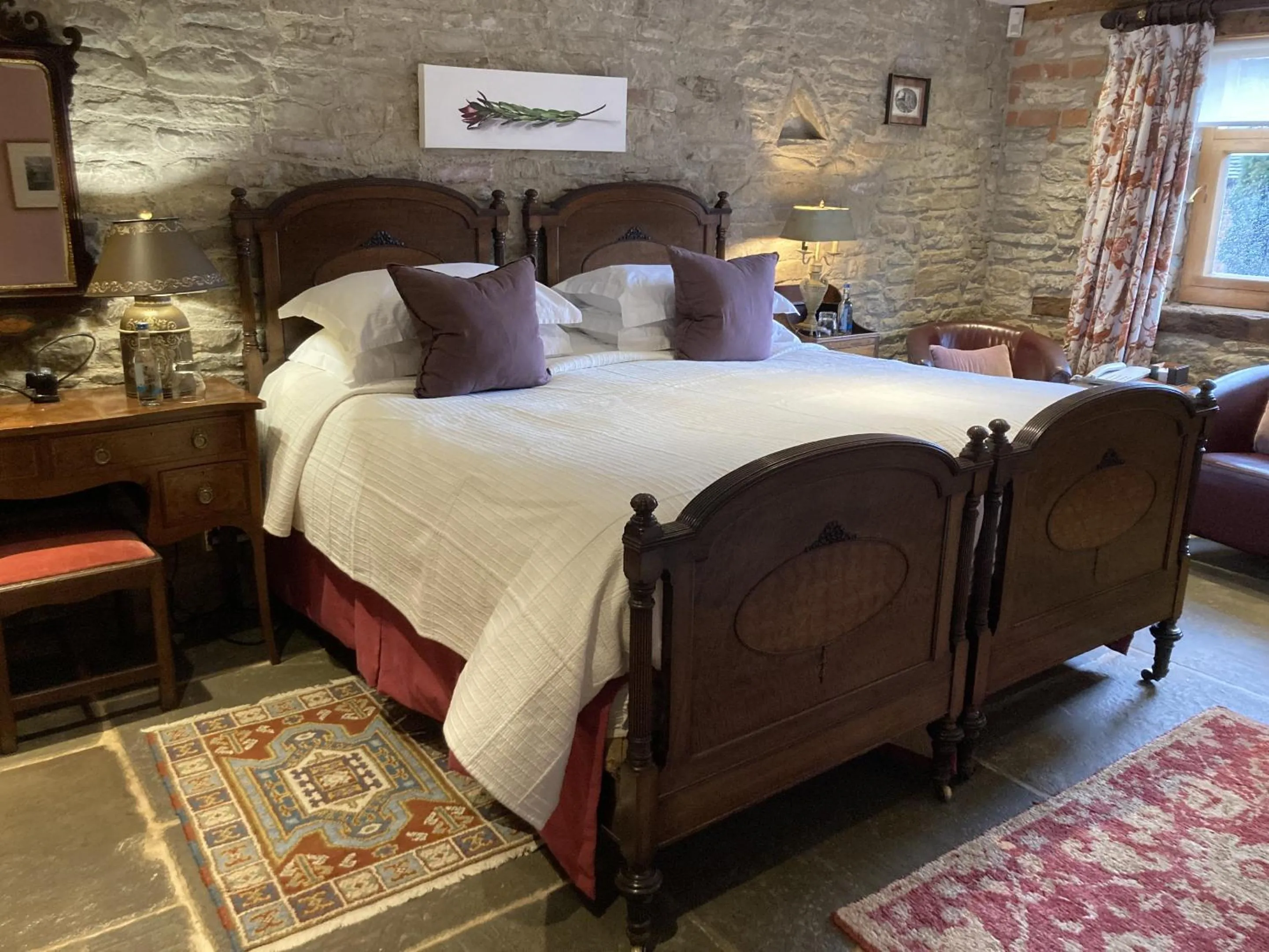 Bedroom, Bed in Old Downton Lodge
