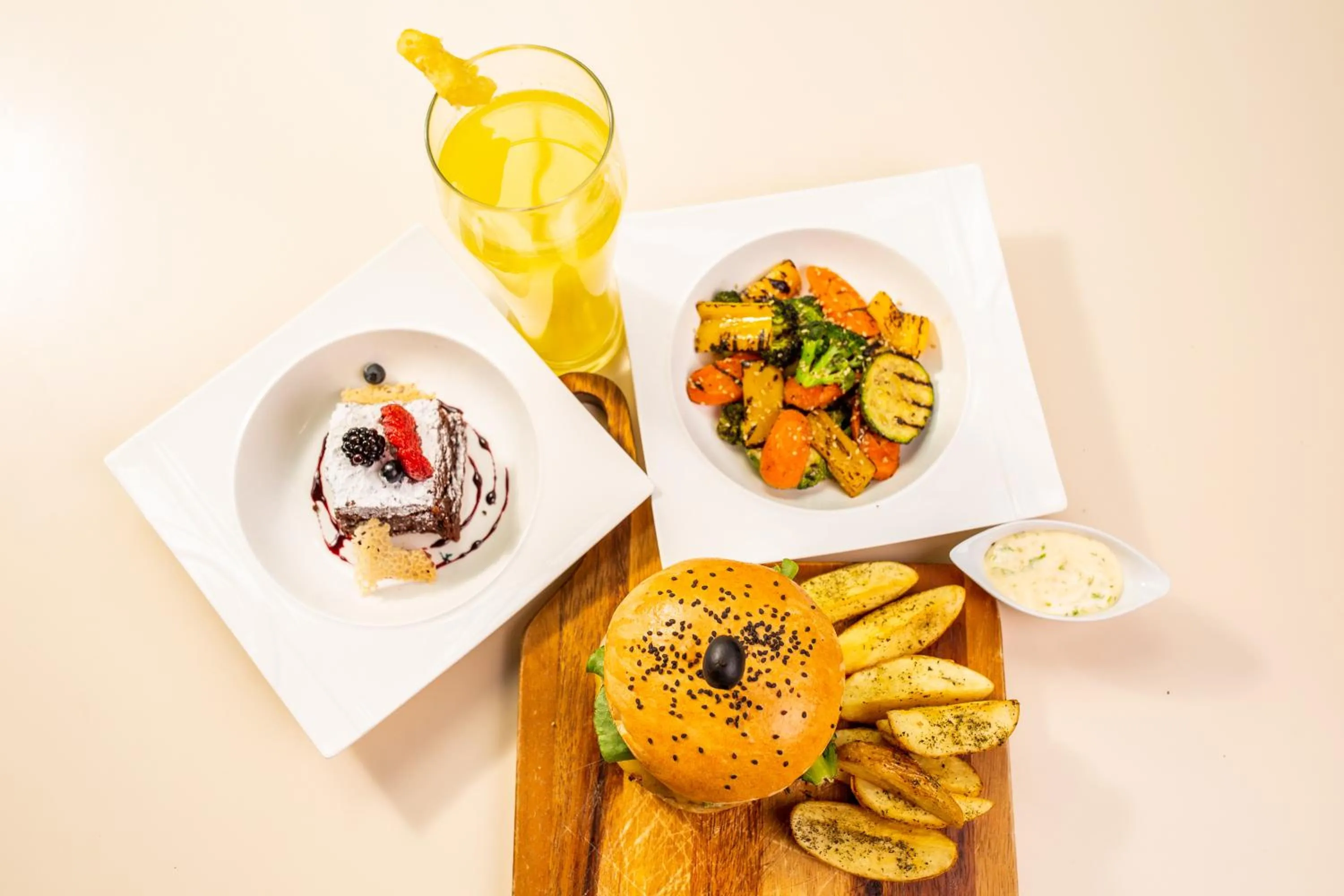 Restaurant/places to eat in Hotel Horizon & Convention Center