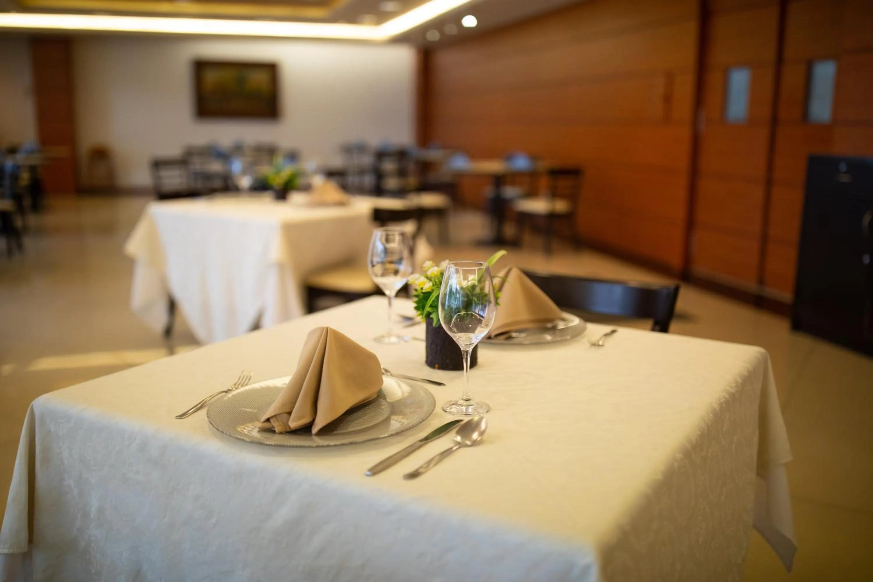 Restaurant/places to eat in Hotel Horizon & Convention Center