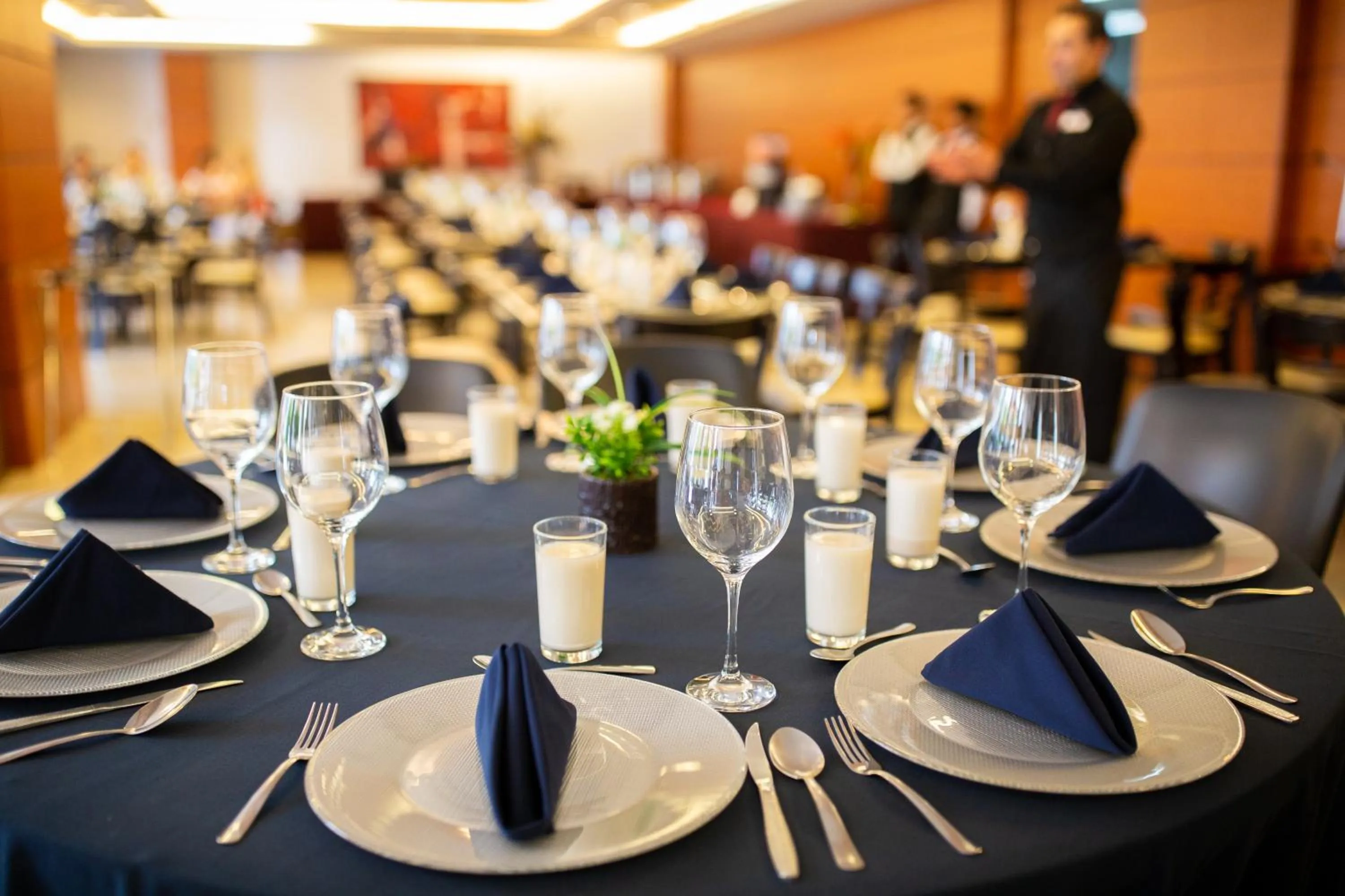 Restaurant/places to eat in Hotel Horizon & Convention Center