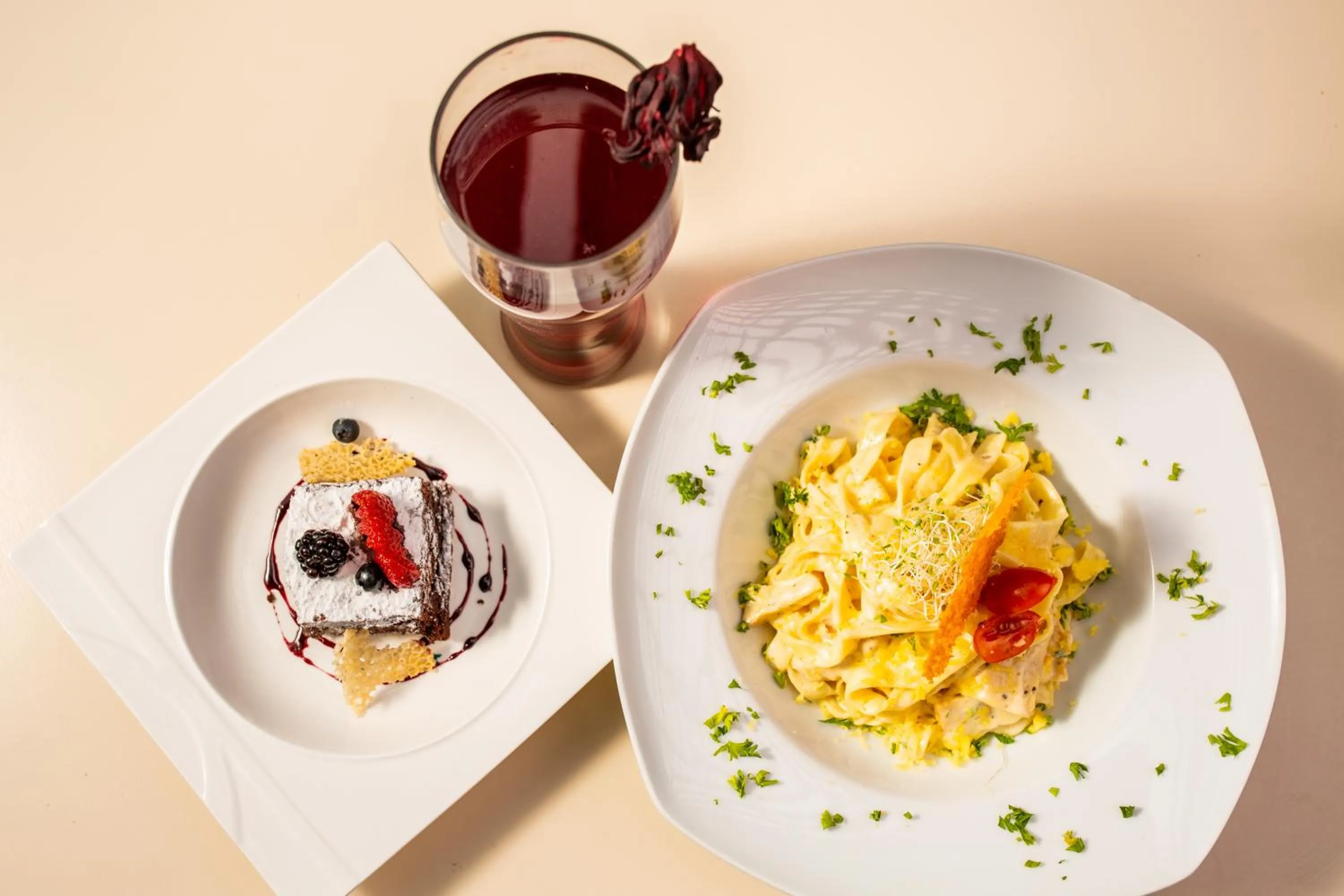 Restaurant/places to eat in Hotel Horizon & Convention Center