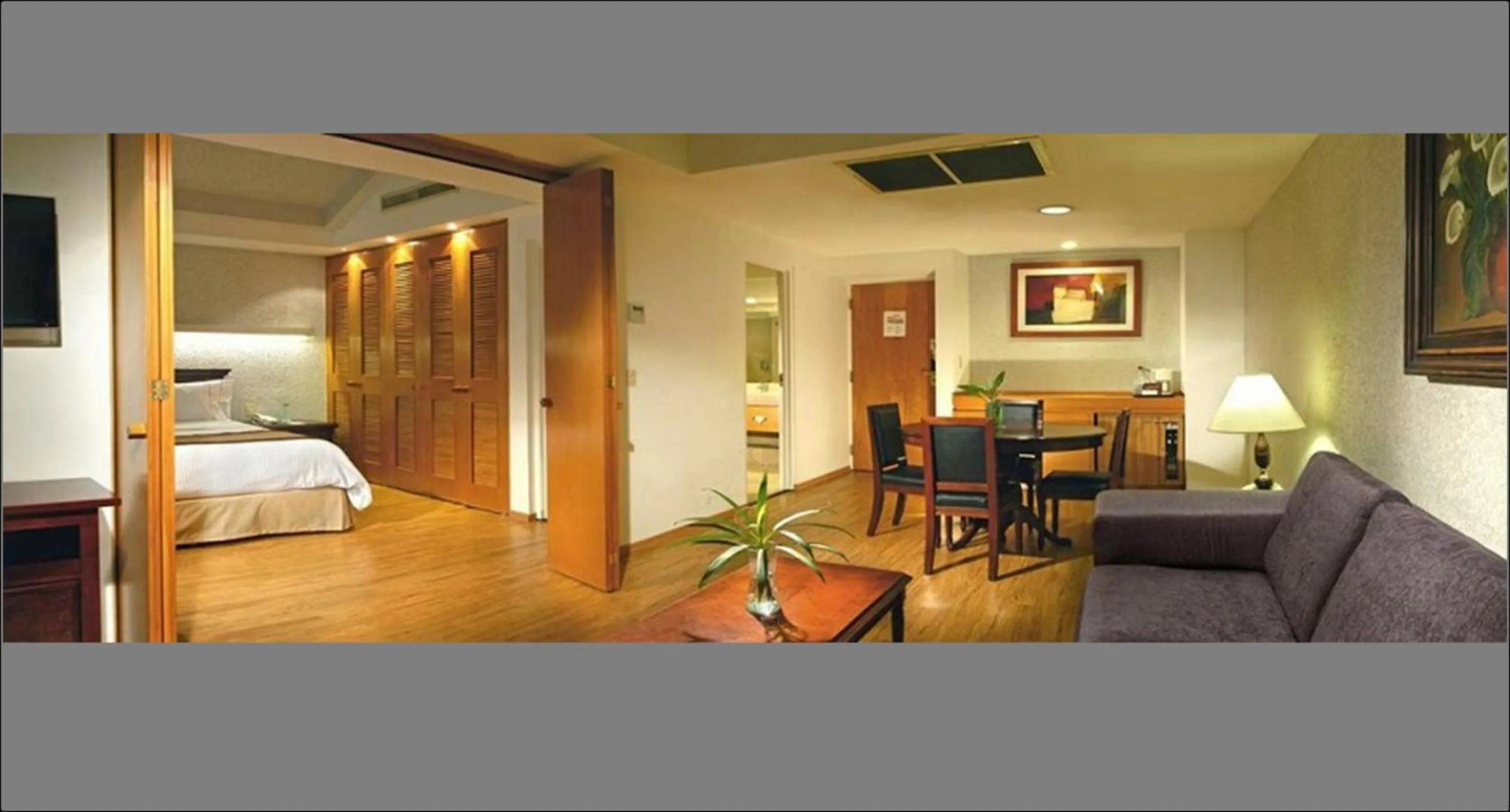 View (from property/room), Bed in Hotel Horizon & Convention Center