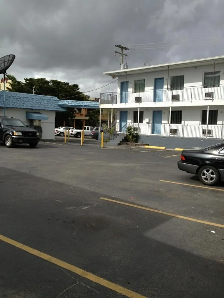 Facade/entrance in Miami Springs Inn