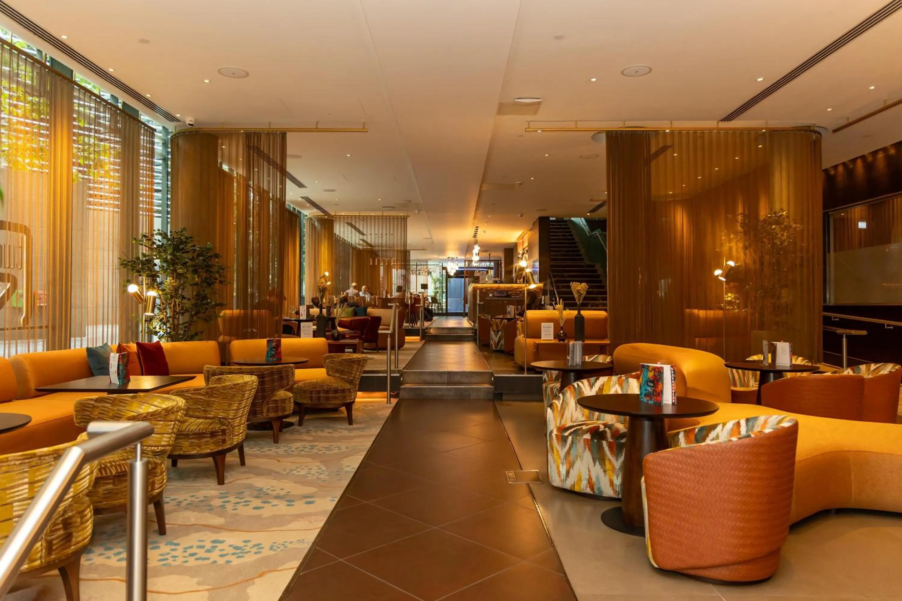 Lounge or bar in Hilton London Tower Bridge