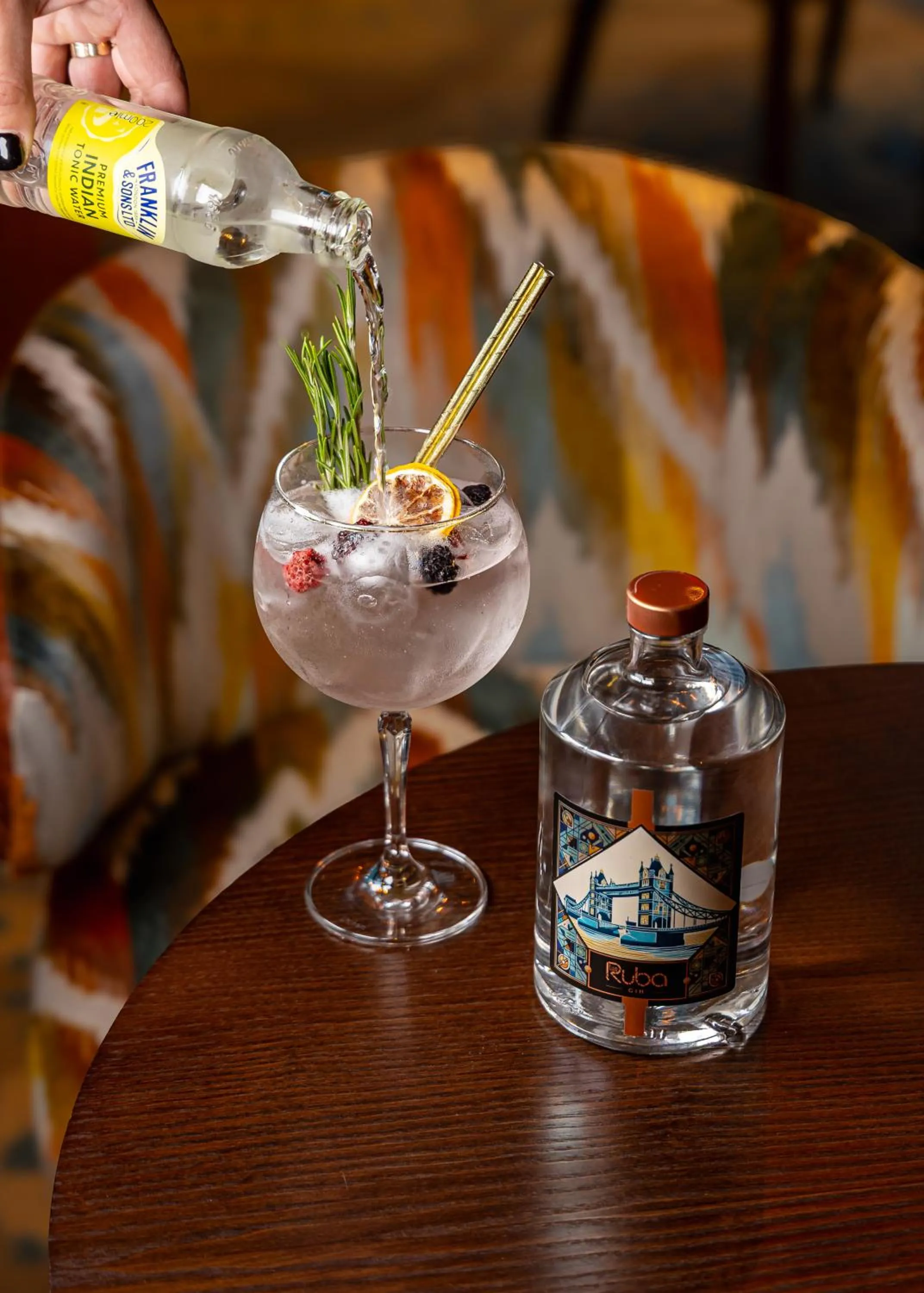 Lounge or bar in Hilton London Tower Bridge