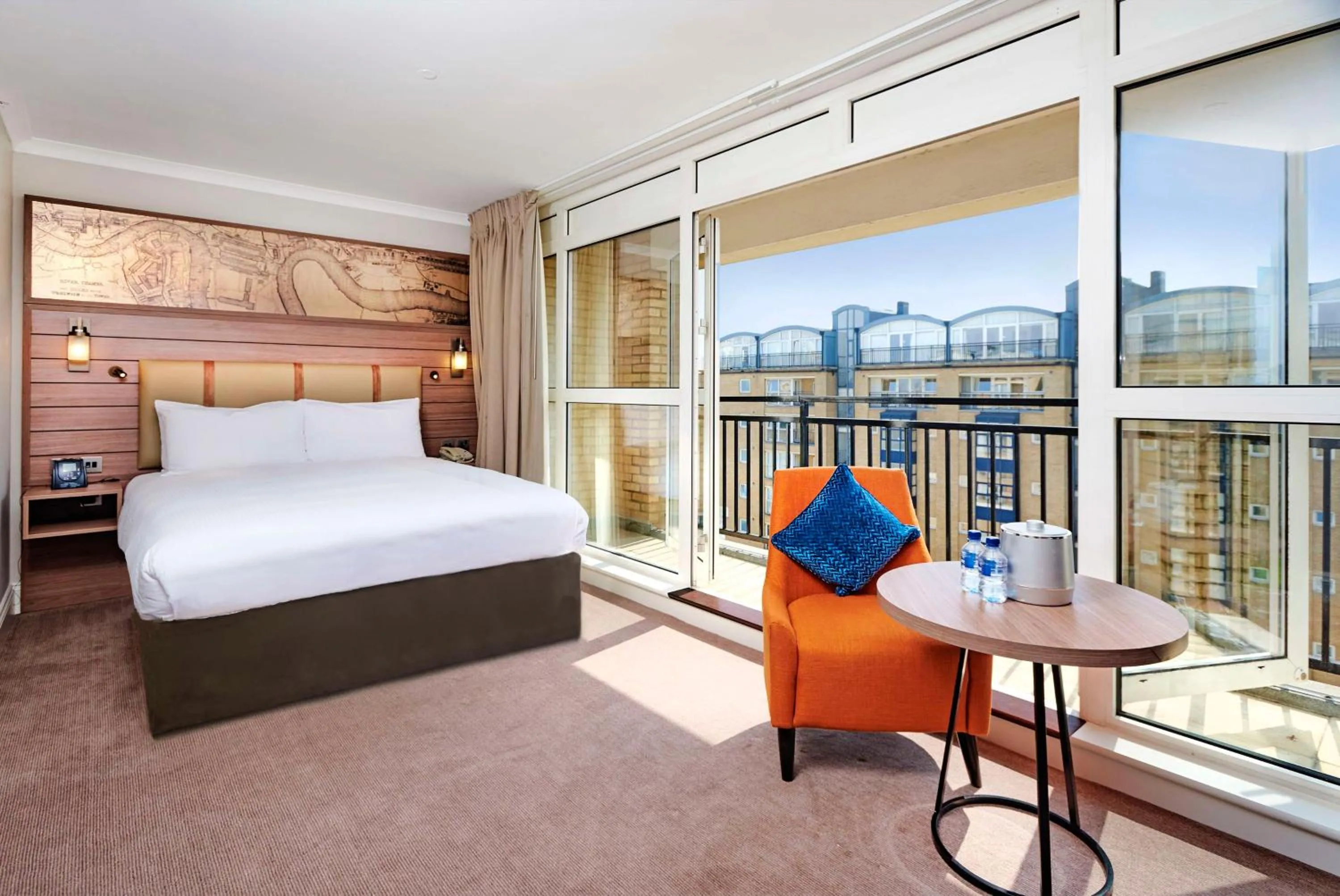 Bed in DoubleTree by Hilton London – Docklands Riverside