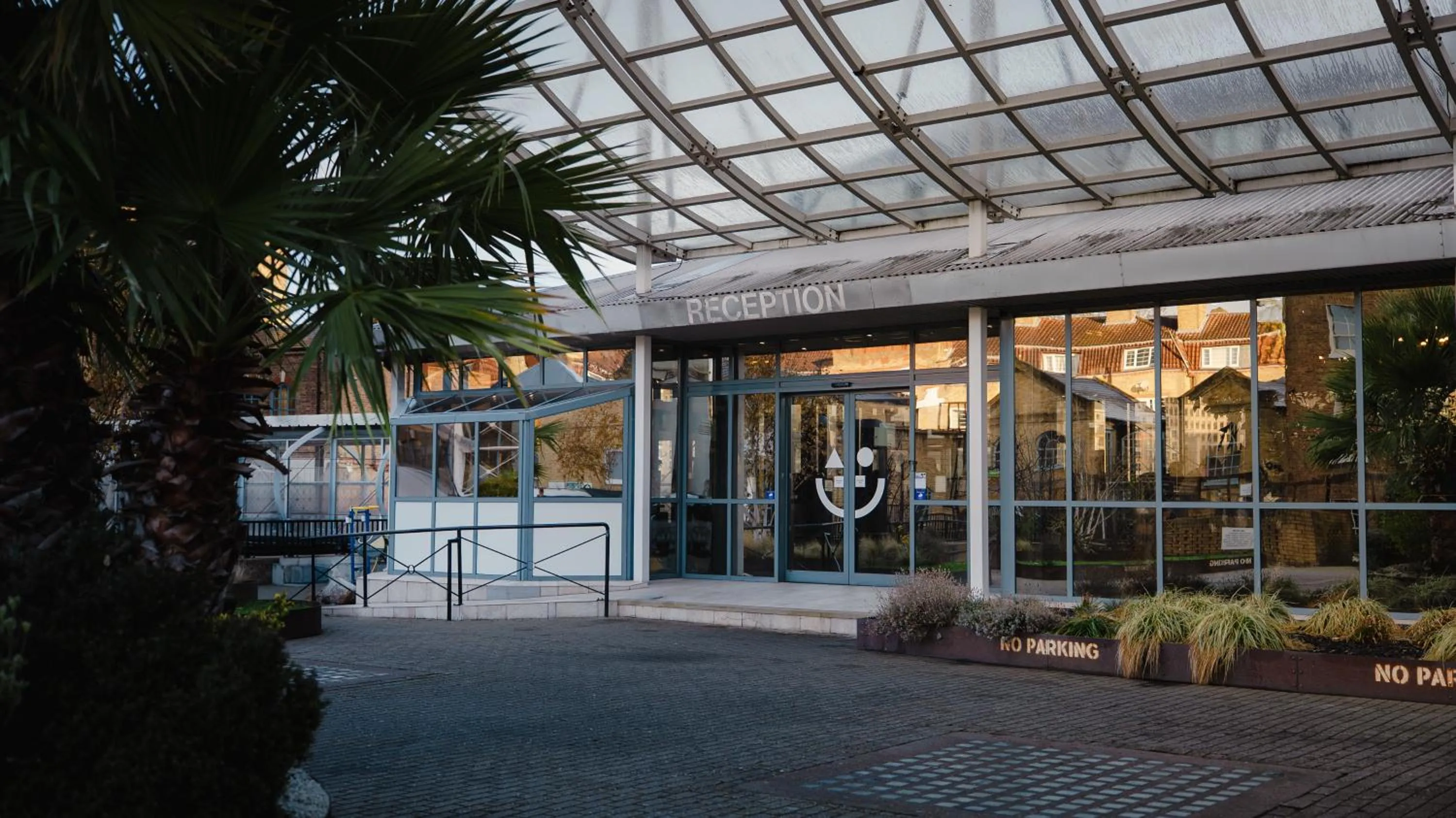 Facade/entrance in a&o London Docklands Riverside