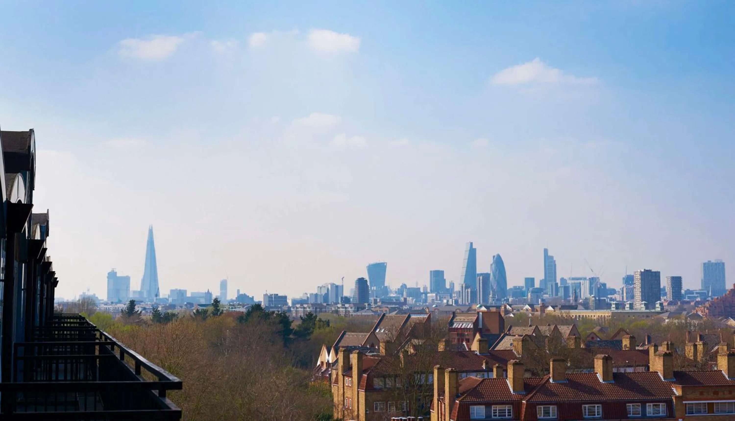 Photo of the whole room in DoubleTree by Hilton London – Docklands Riverside