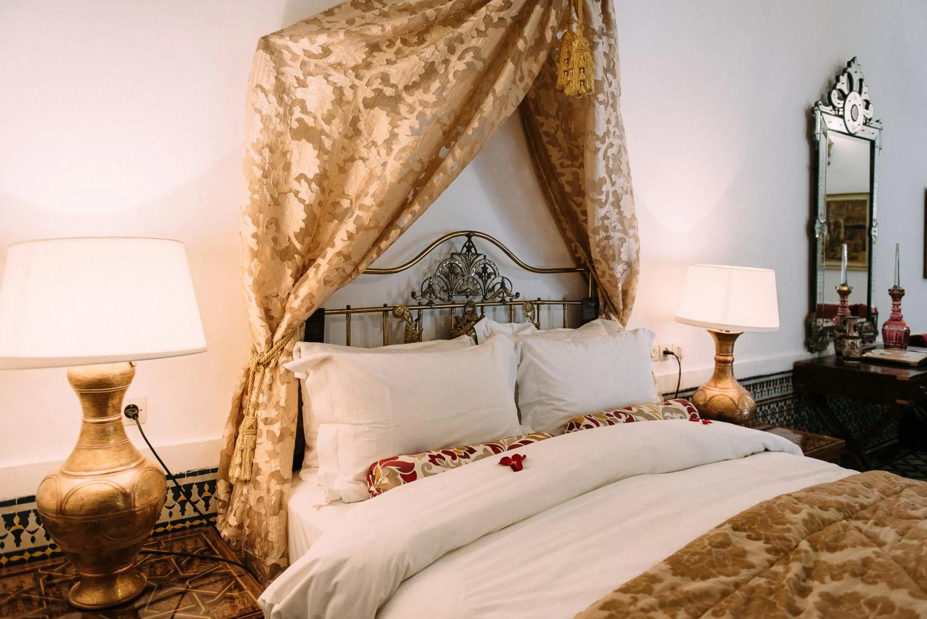 Bedroom, Bed in La Maison Bleue Batha