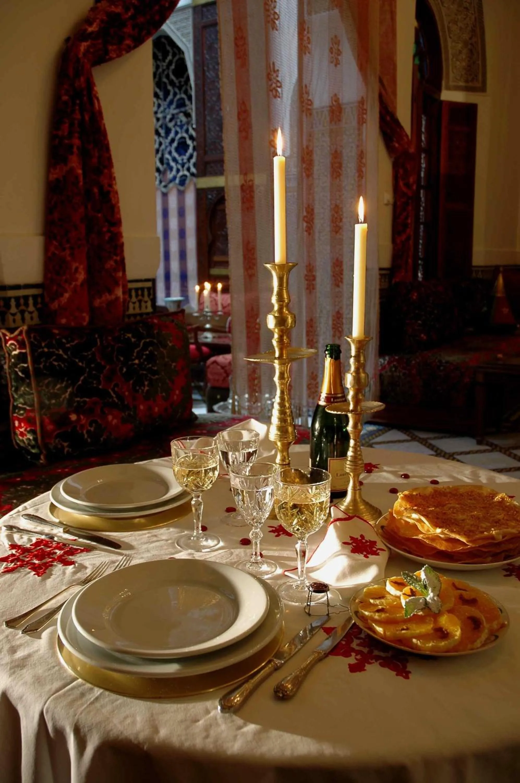 Restaurant/places to eat in La Maison Bleue Batha