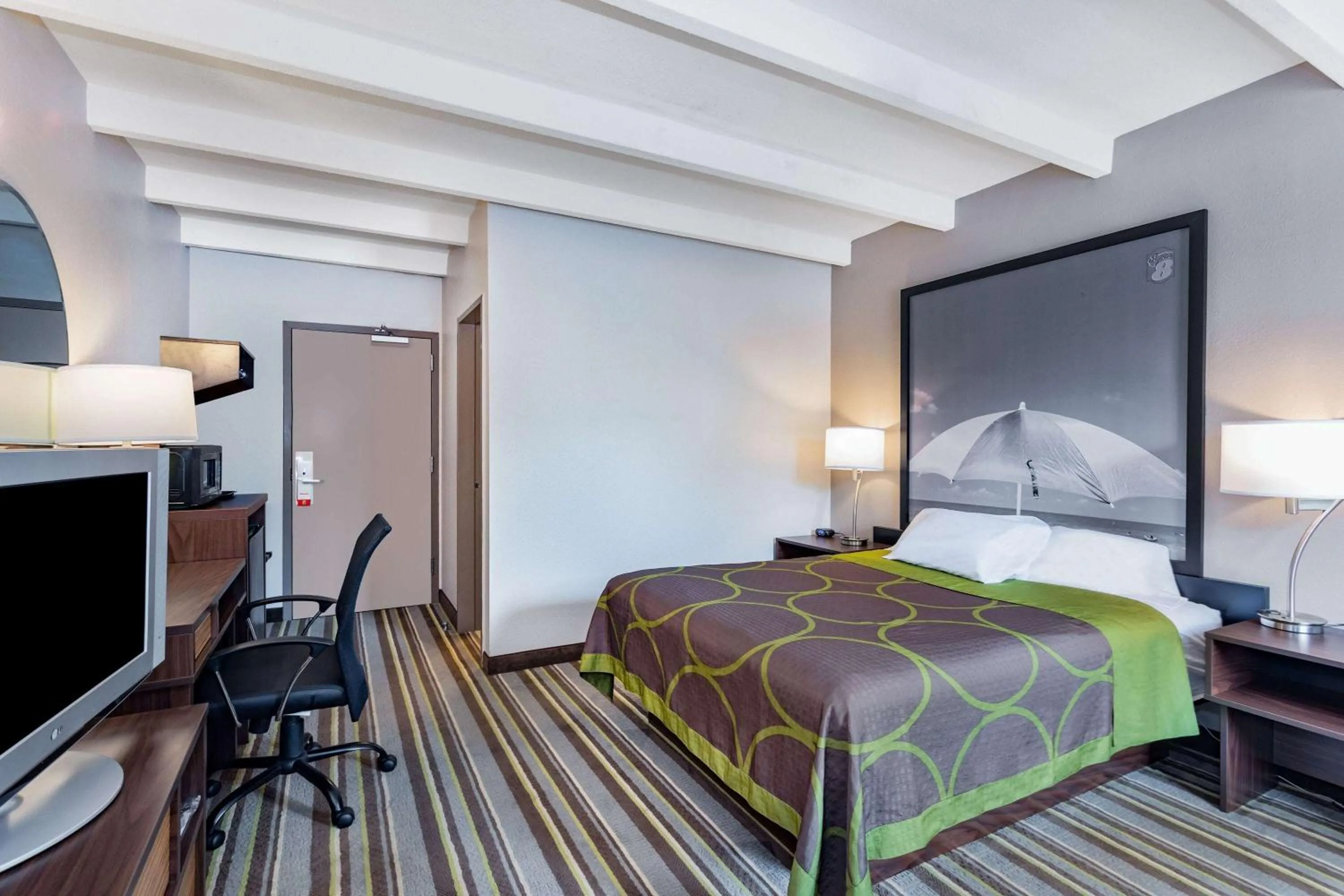 Photo of the whole room, Bed in Super 8 by Wyndham Melbourne