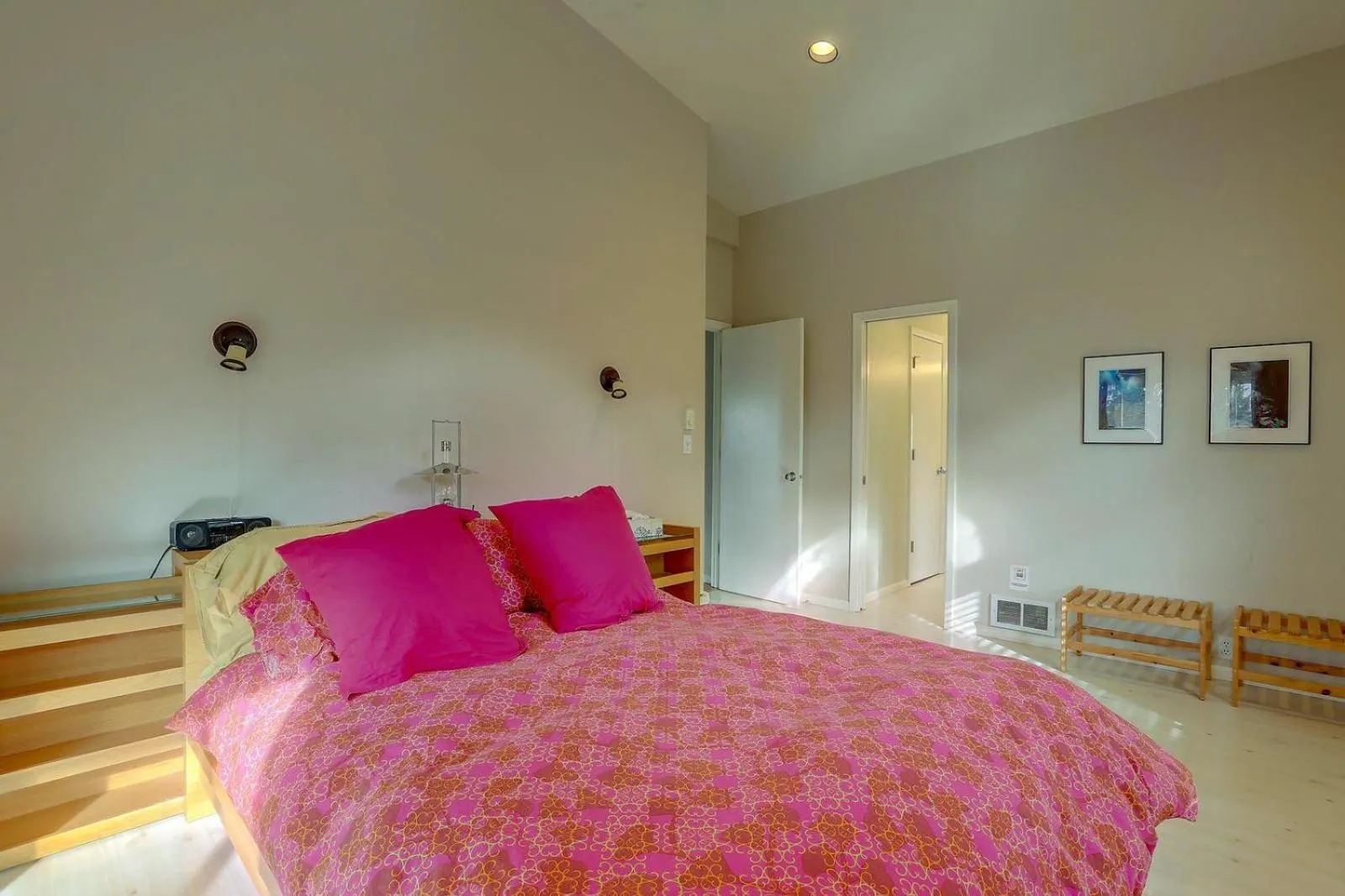 Bed in Fir Mountain Escape