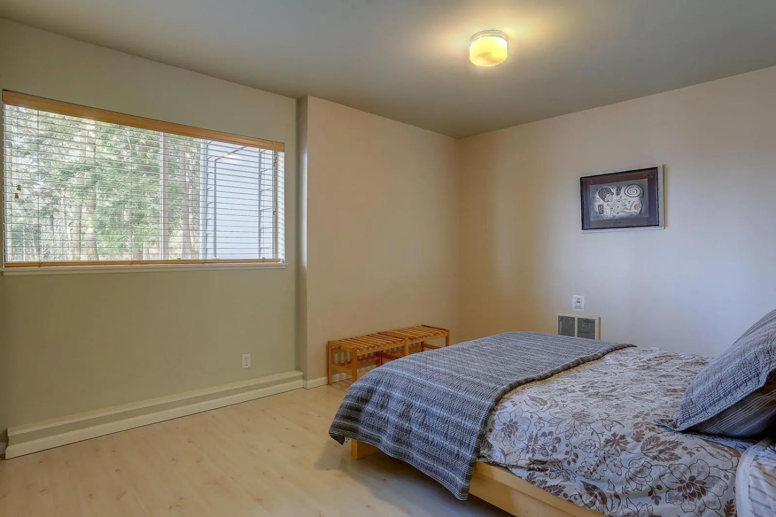 Bed in Fir Mountain Escape