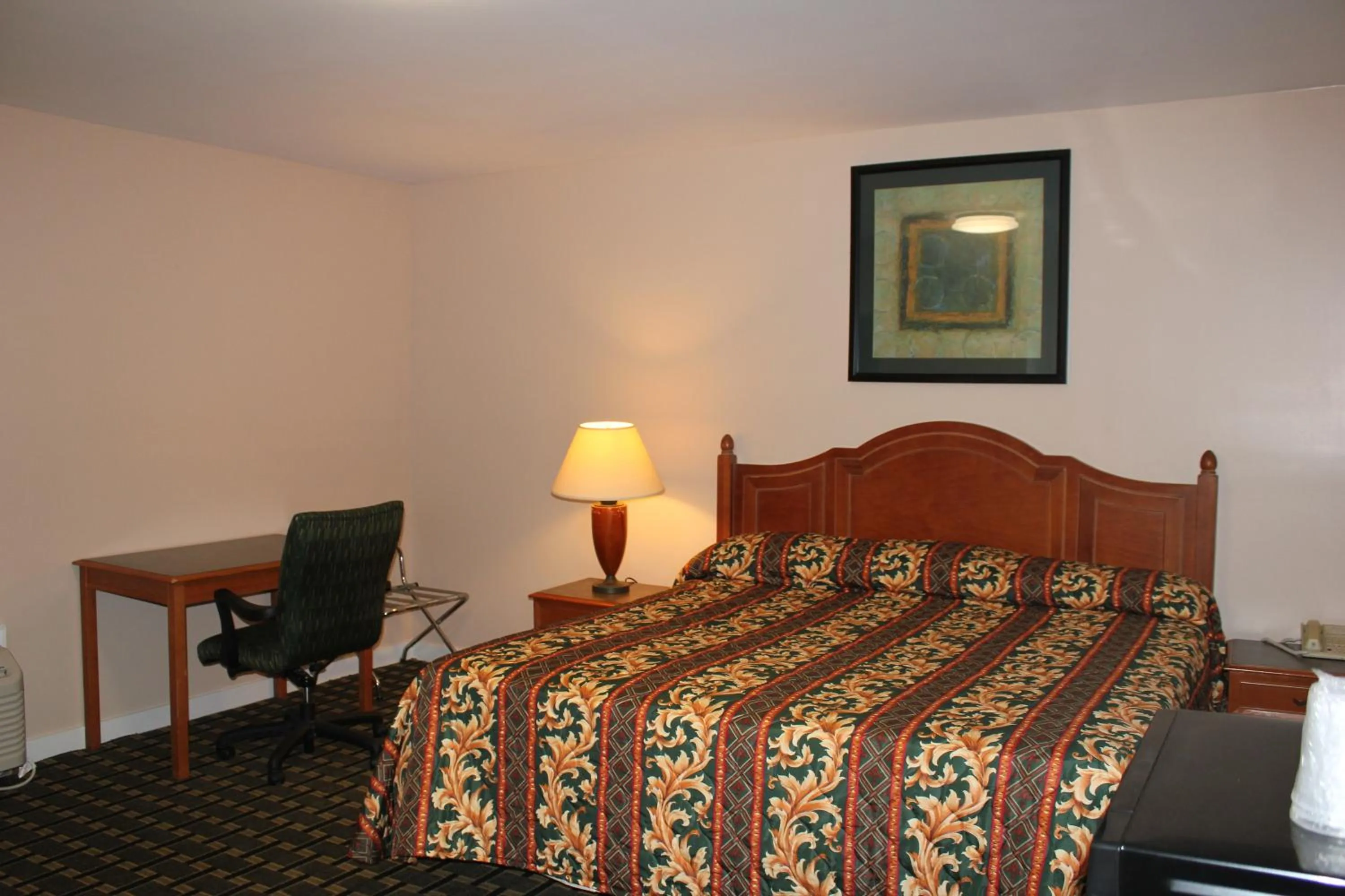 Bed in Driftwood Inn