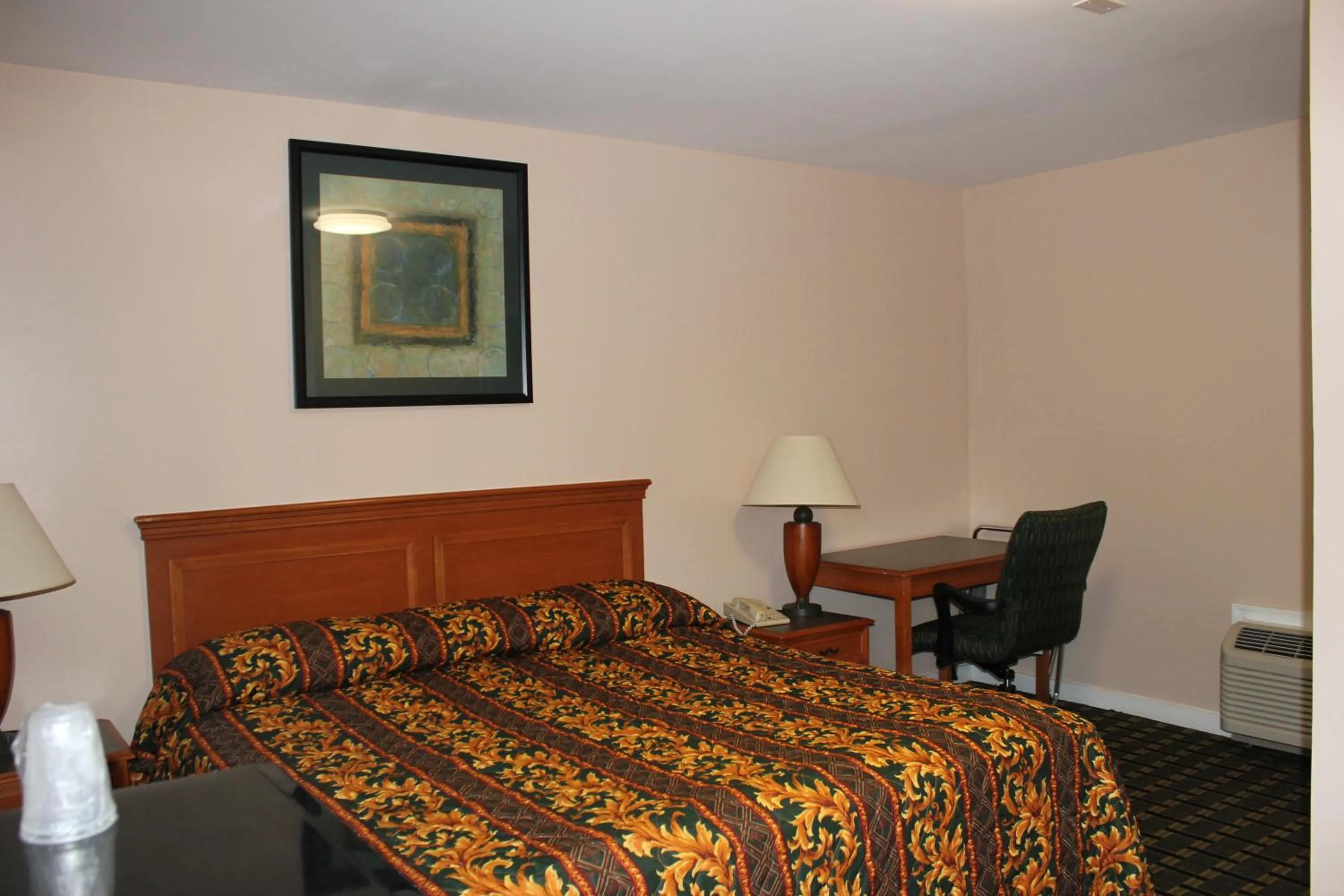 Bed in Driftwood Inn