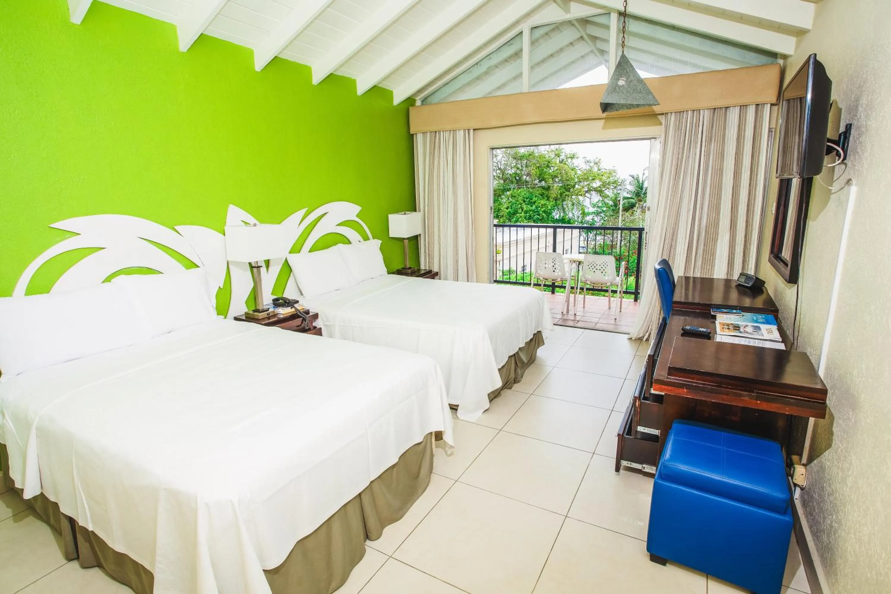 Garden view, Bed in Blue Horizon Hotel