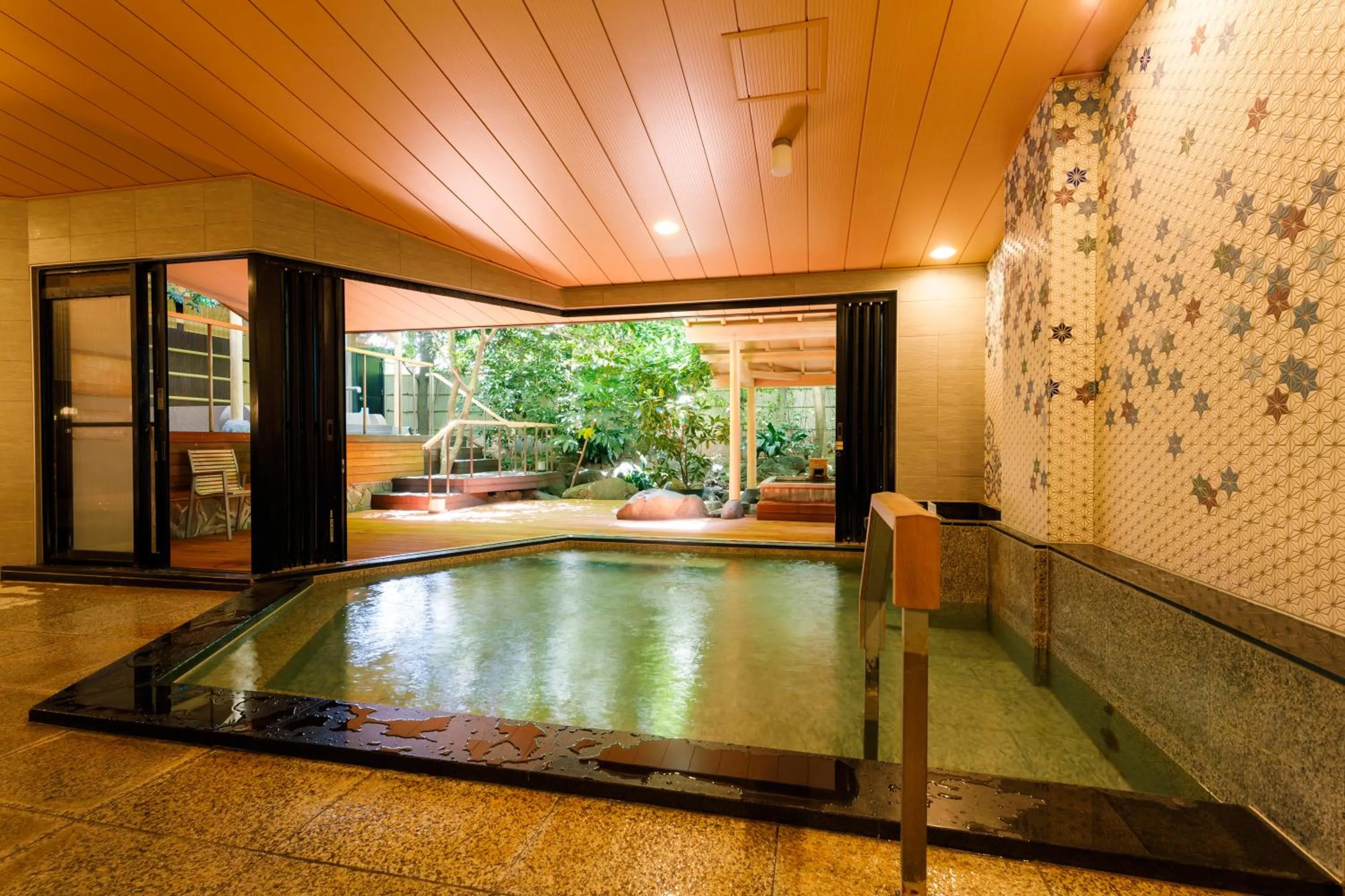 Hot Spring Bath in Tachibana Shikitei