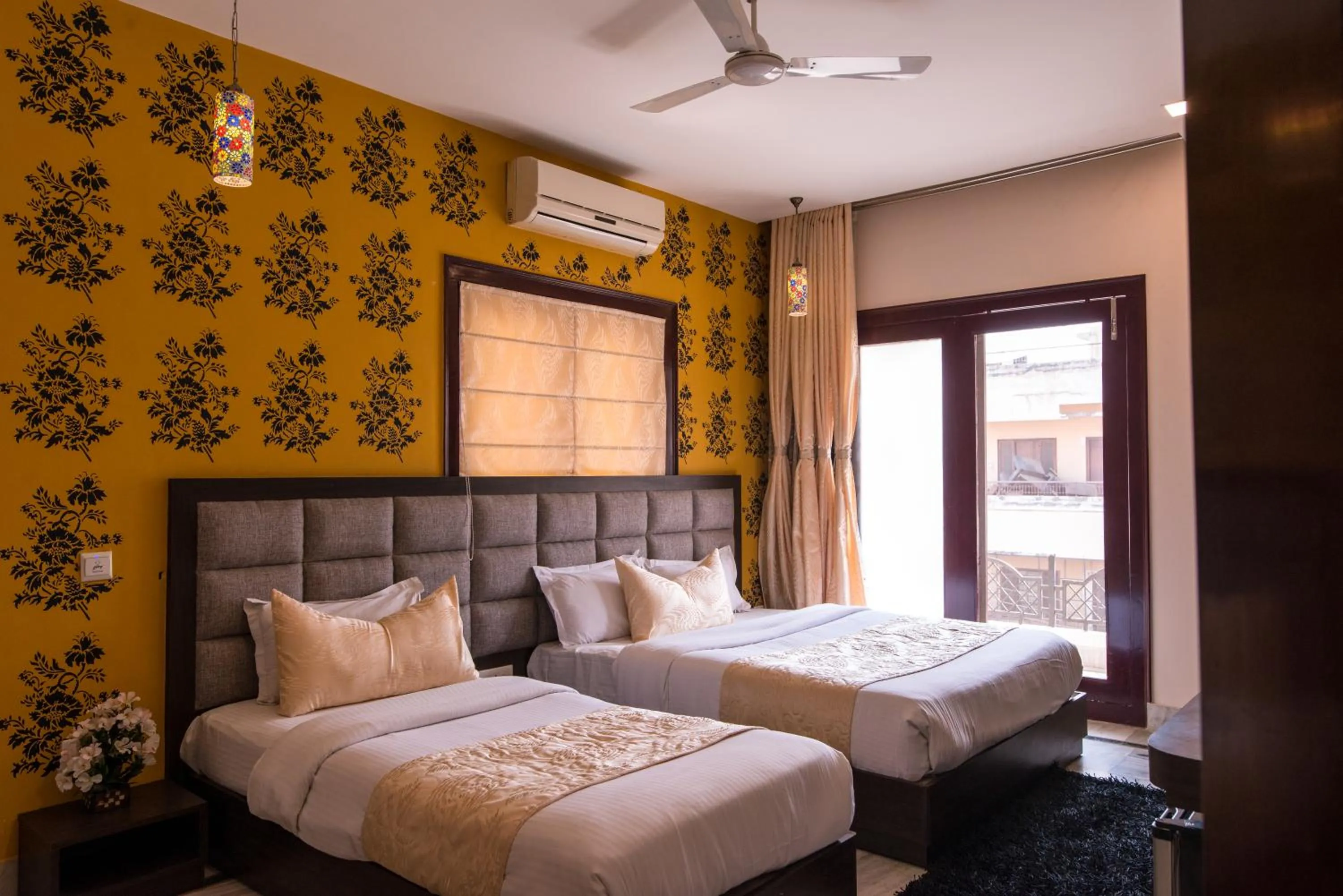 Bedroom, Bed in Hotel Buddha