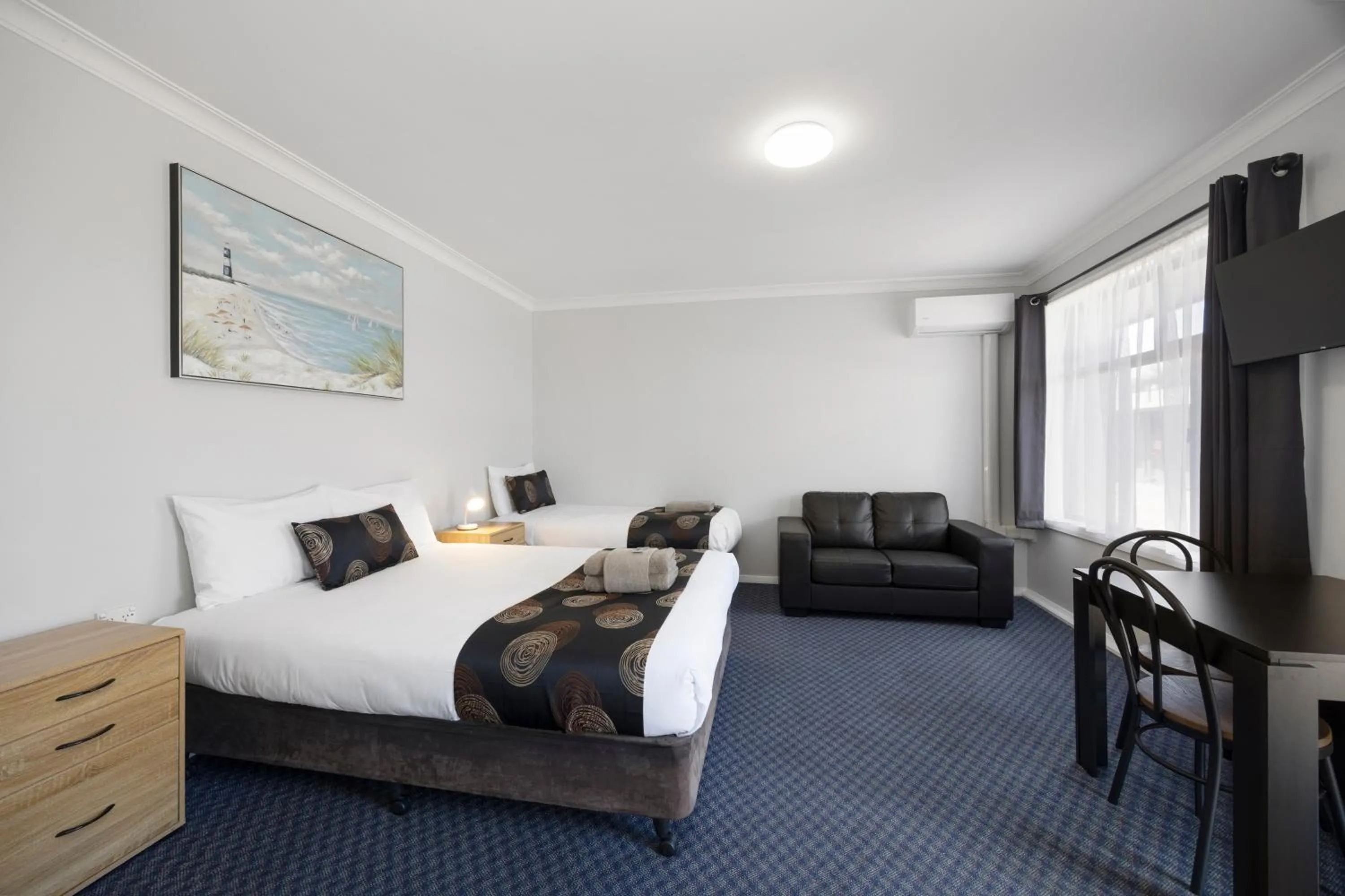 Bed in Castle Motel Bairnsdale