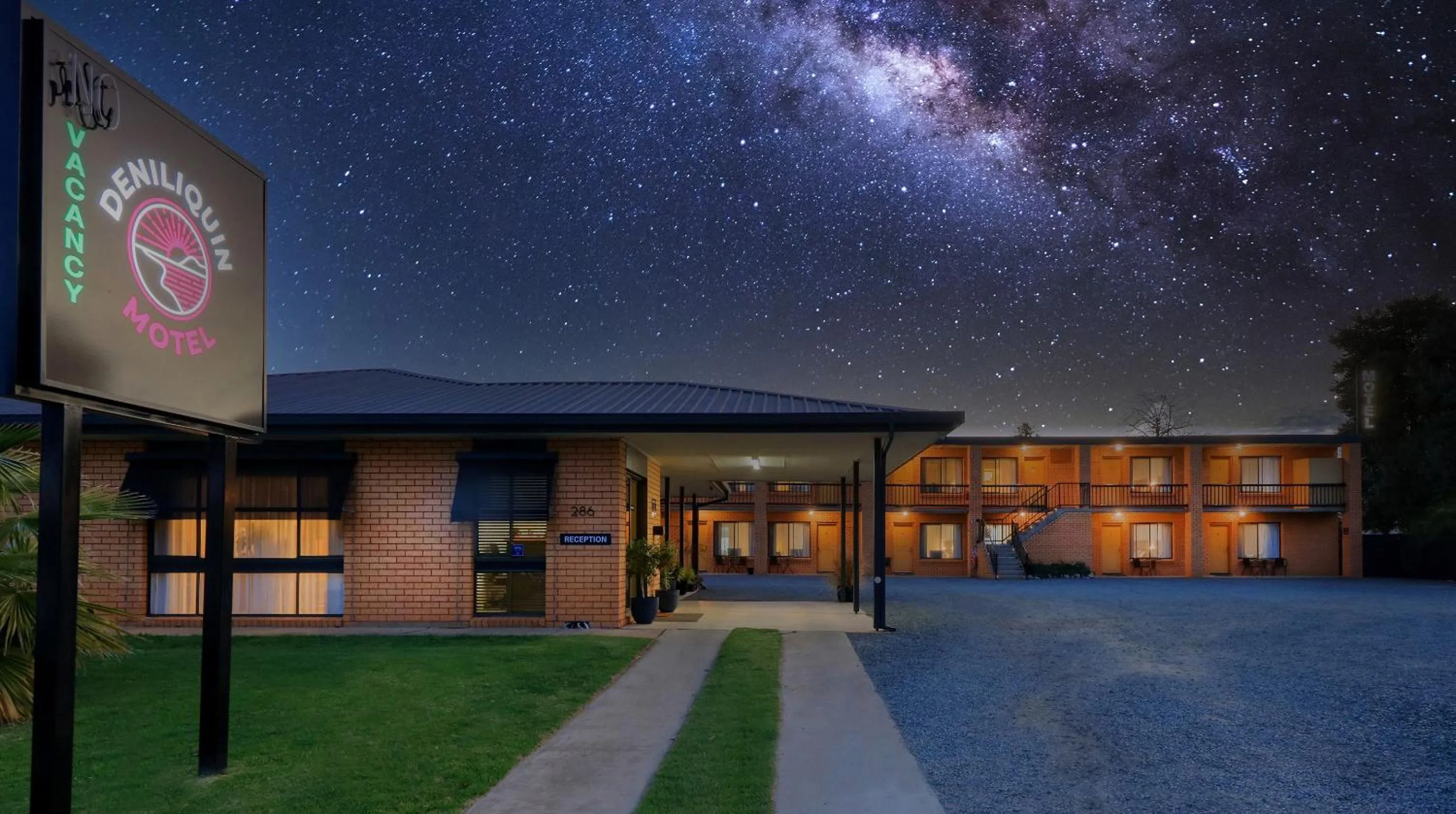 Facade/entrance in Deniliquin Motel