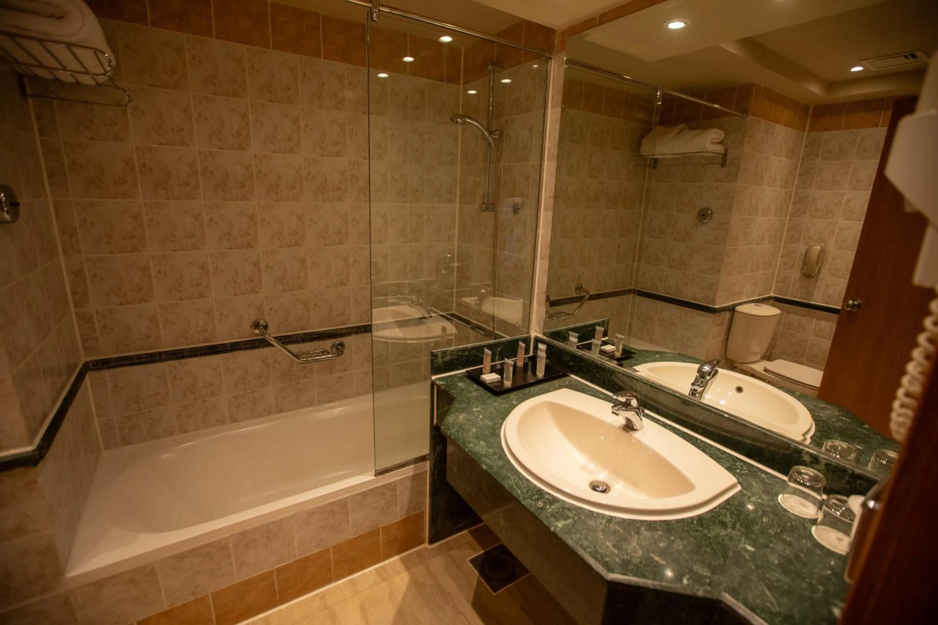 Bathroom in Old Palace Resort Sahl Hasheesh