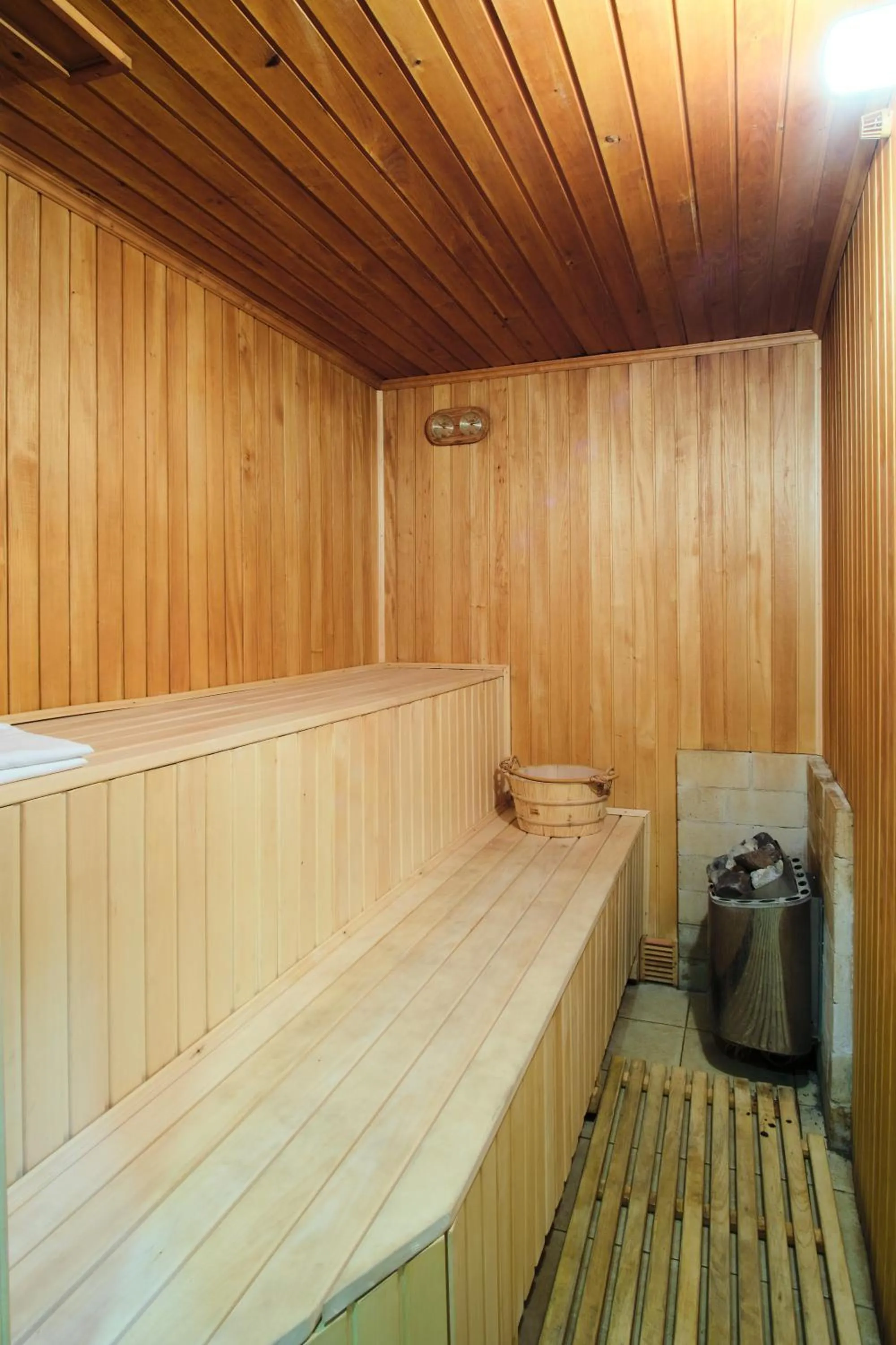 Sauna in ONOVO Dendra Hotel