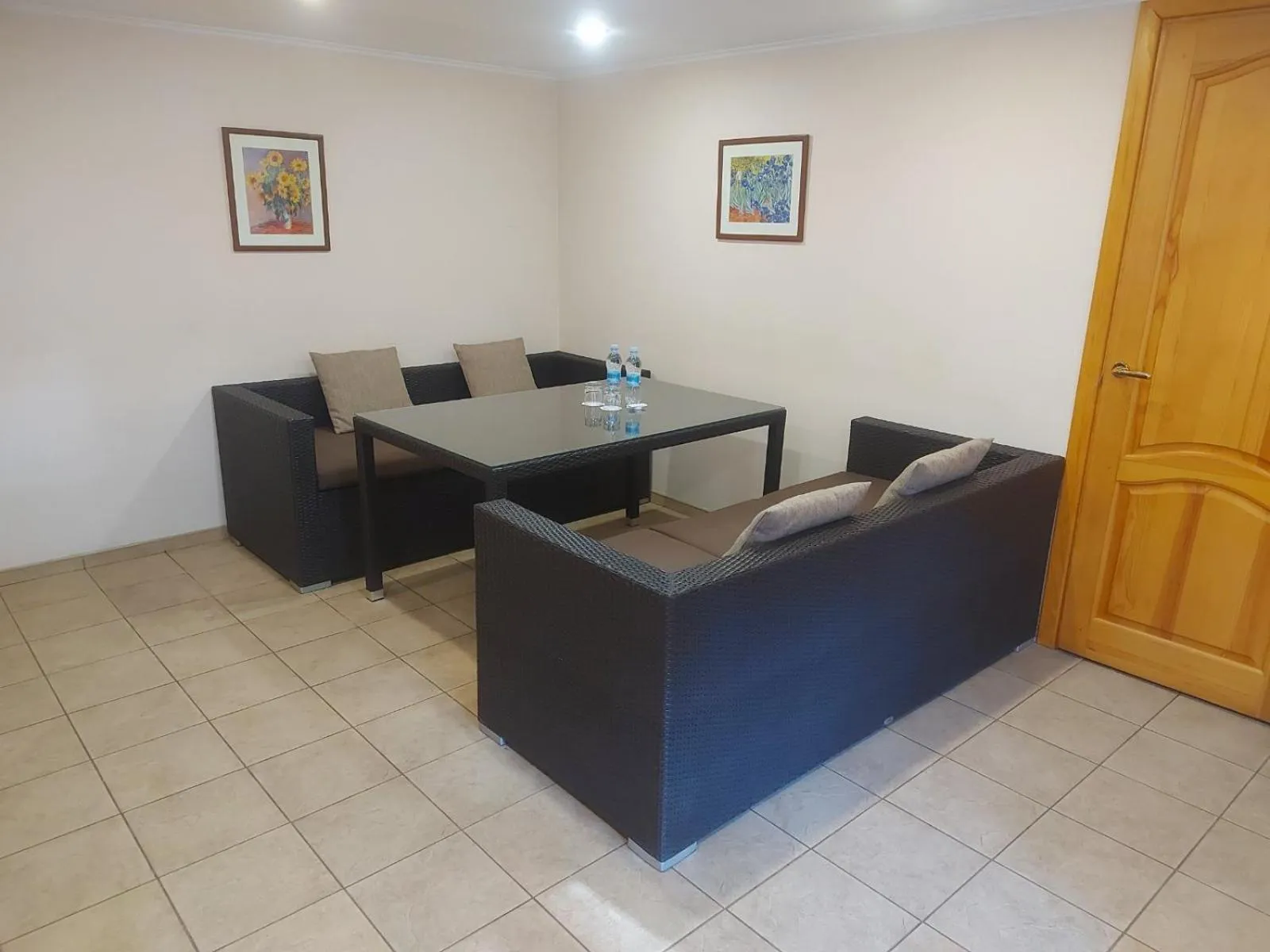 Living room in ONOVO Dendra Hotel