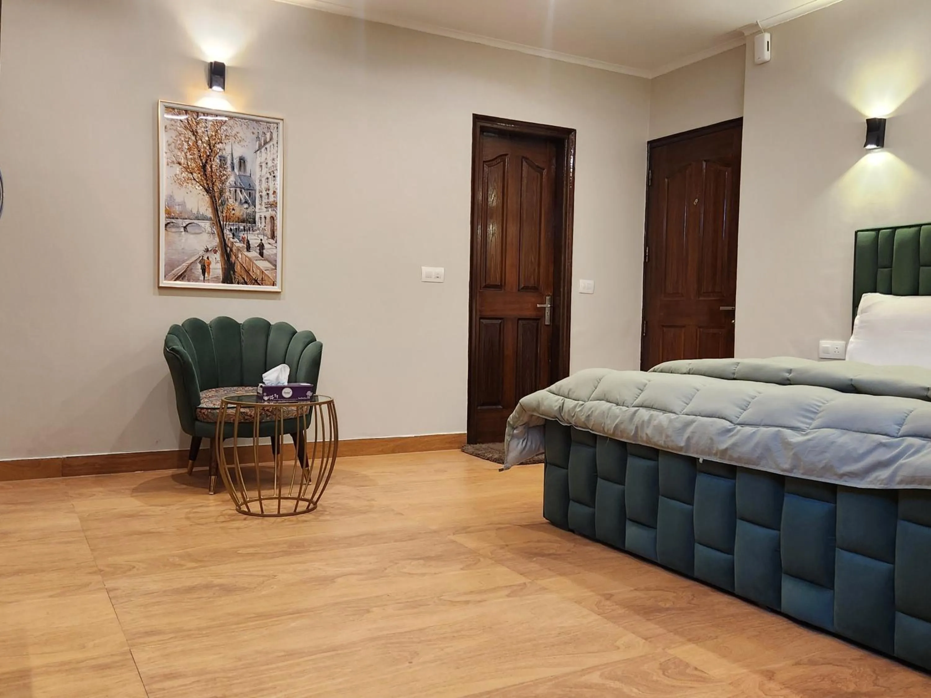 Bedroom, Bed in Hotel City Premier - Near Galleria Market , Super Mart-1 DLF Gurgaon