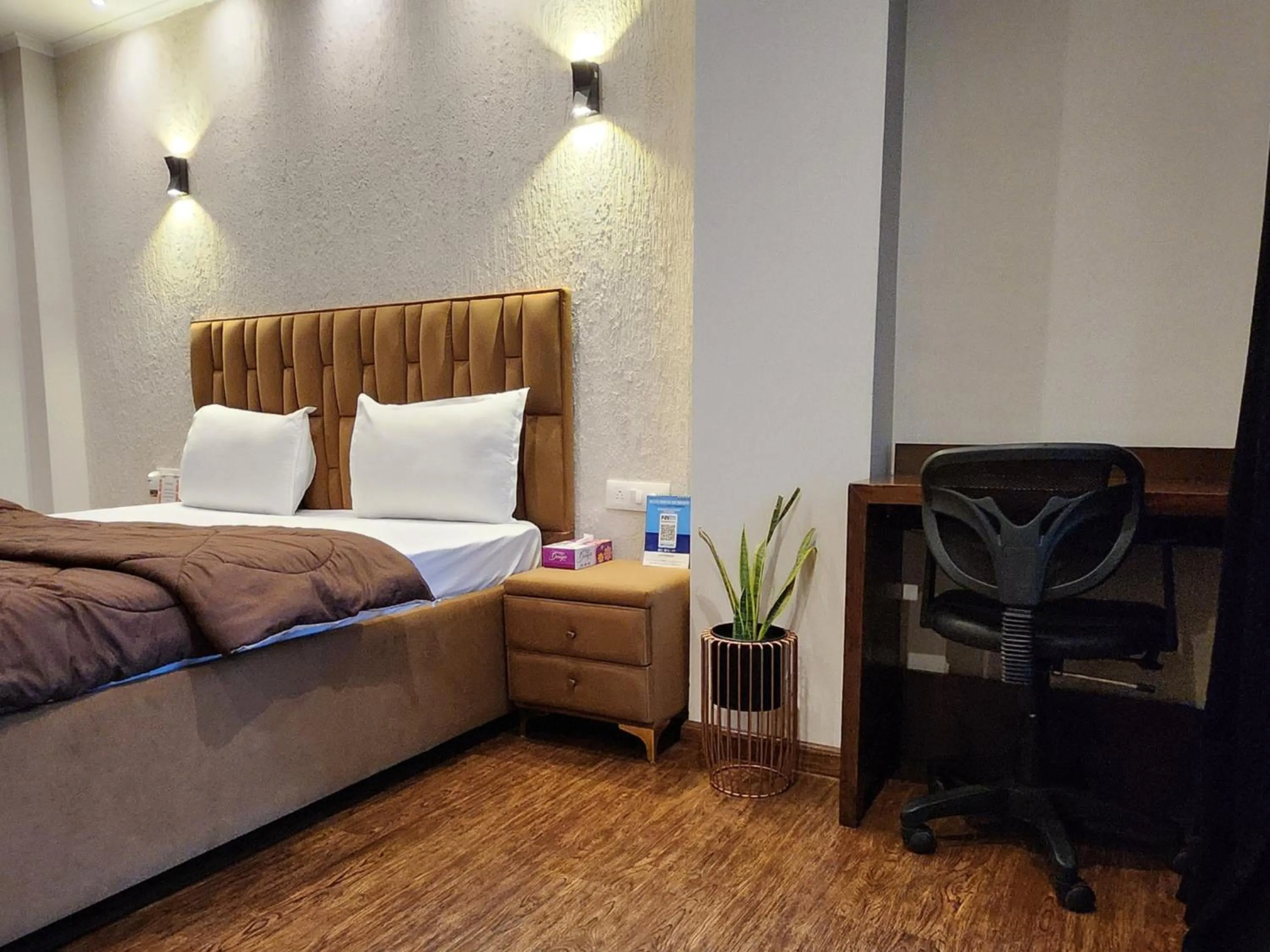 Bedroom, Bed in Hotel City Premier - Near Galleria Market , Super Mart-1 DLF Gurgaon