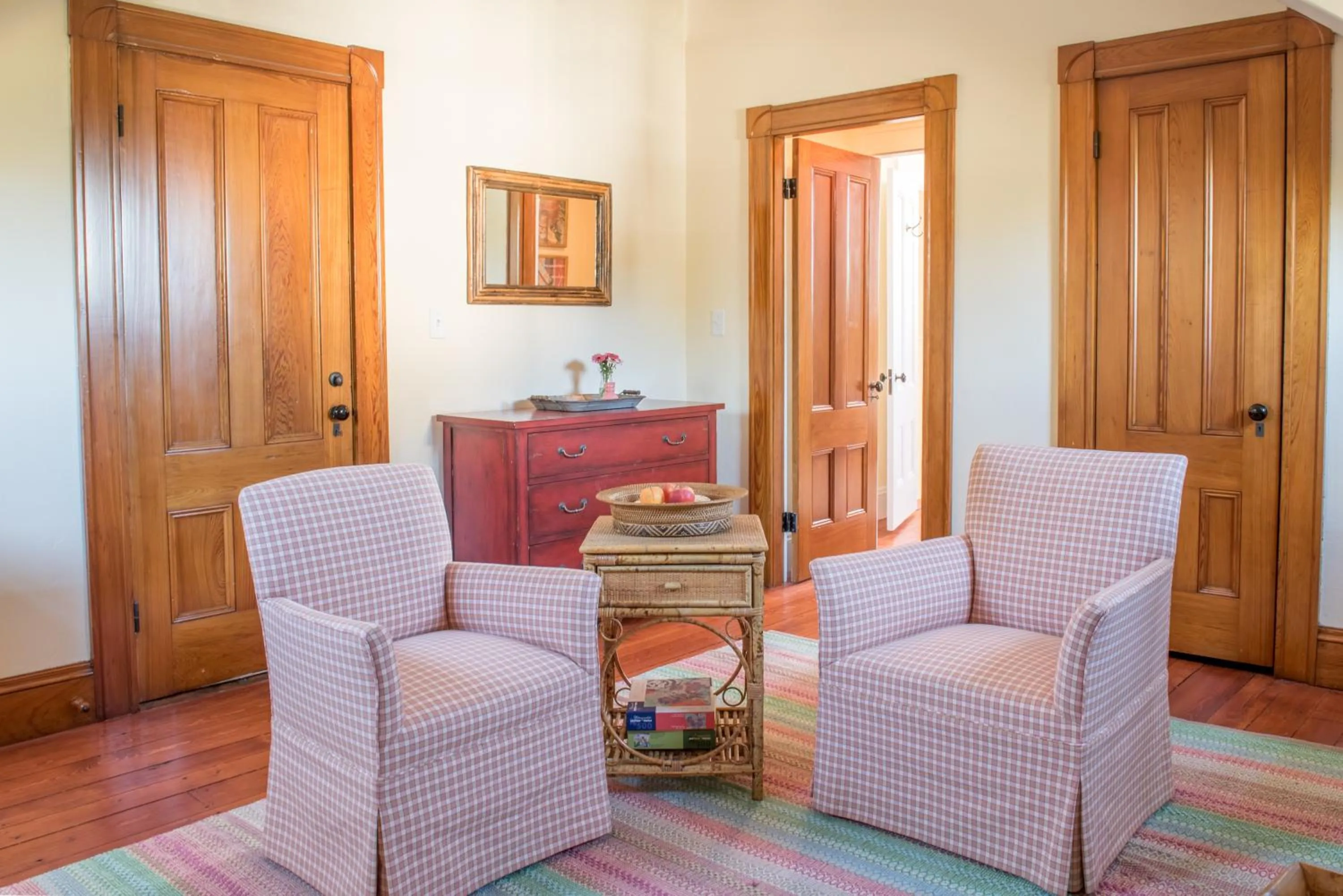 Suite with River View in Margin Street Inn
