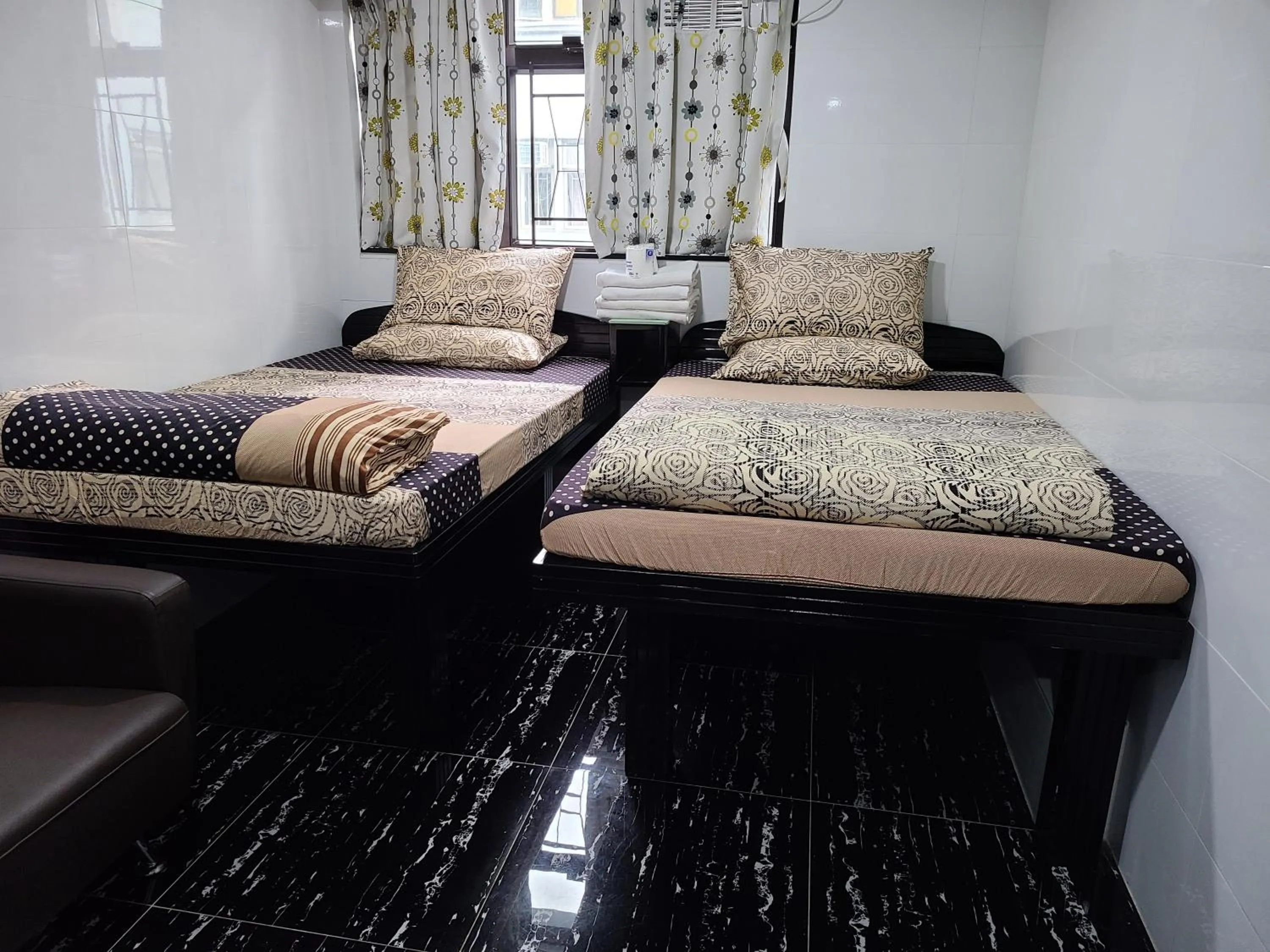 Bed in Days Hostel Block D 24 HOUR RECEPTION BLOCK D 10TH FLOOR