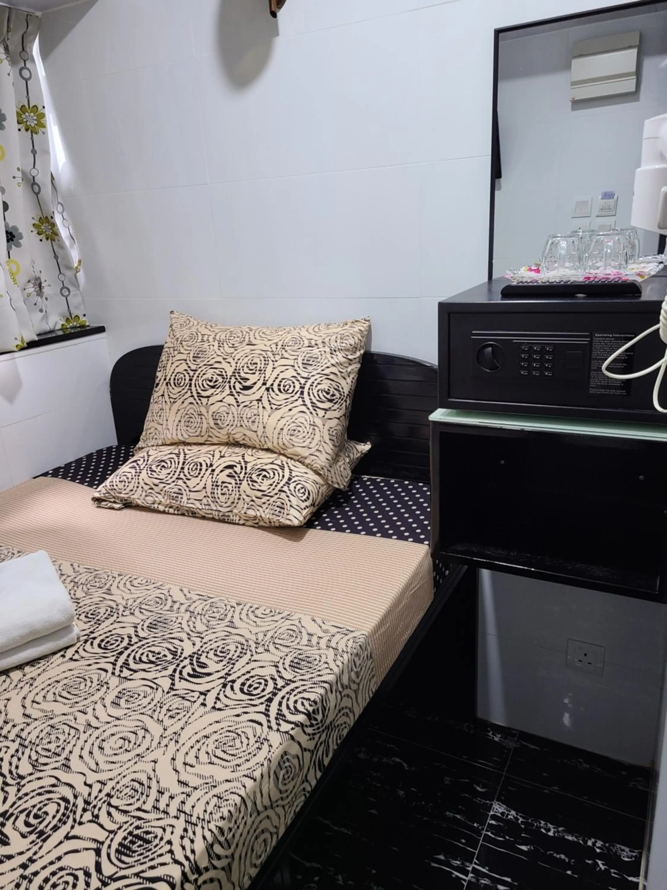 Bed in Days Hostel Block D 24 HOUR RECEPTION BLOCK D 10TH FLOOR