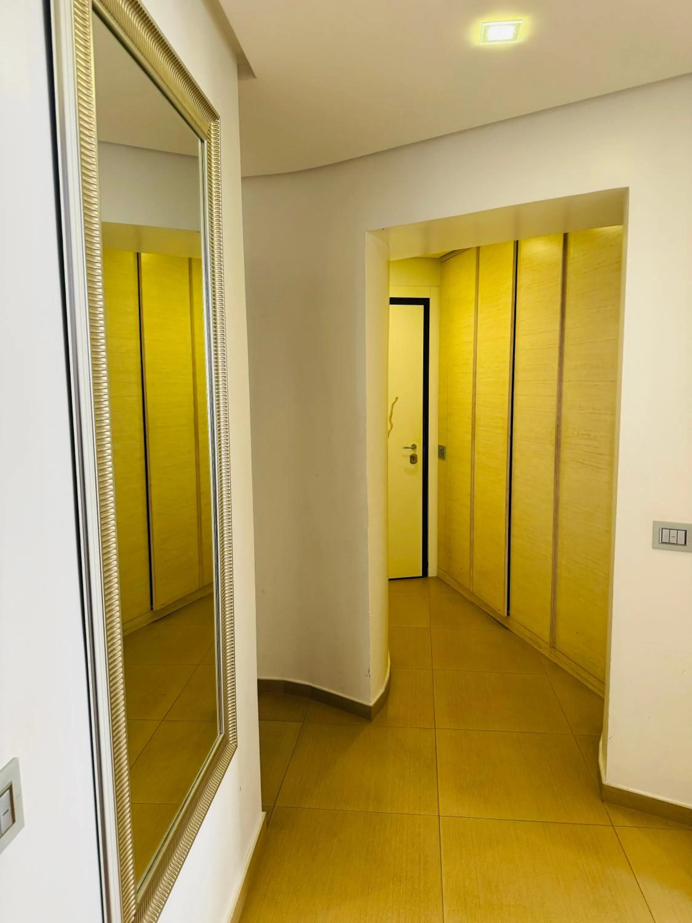 wardrobe in Interno 5 B&B