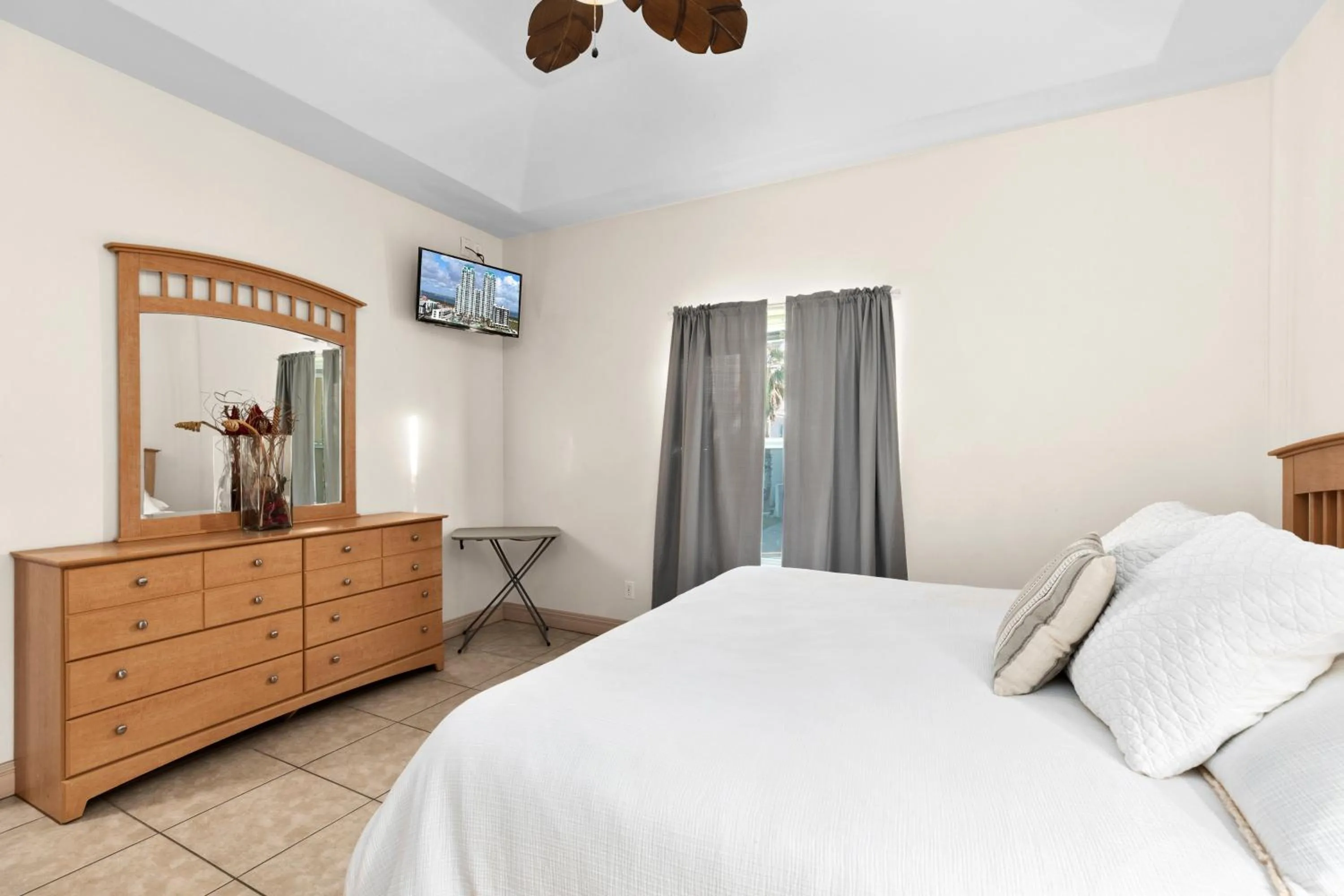 Bedroom, Bed in Mar y Sol Condo Unit #3