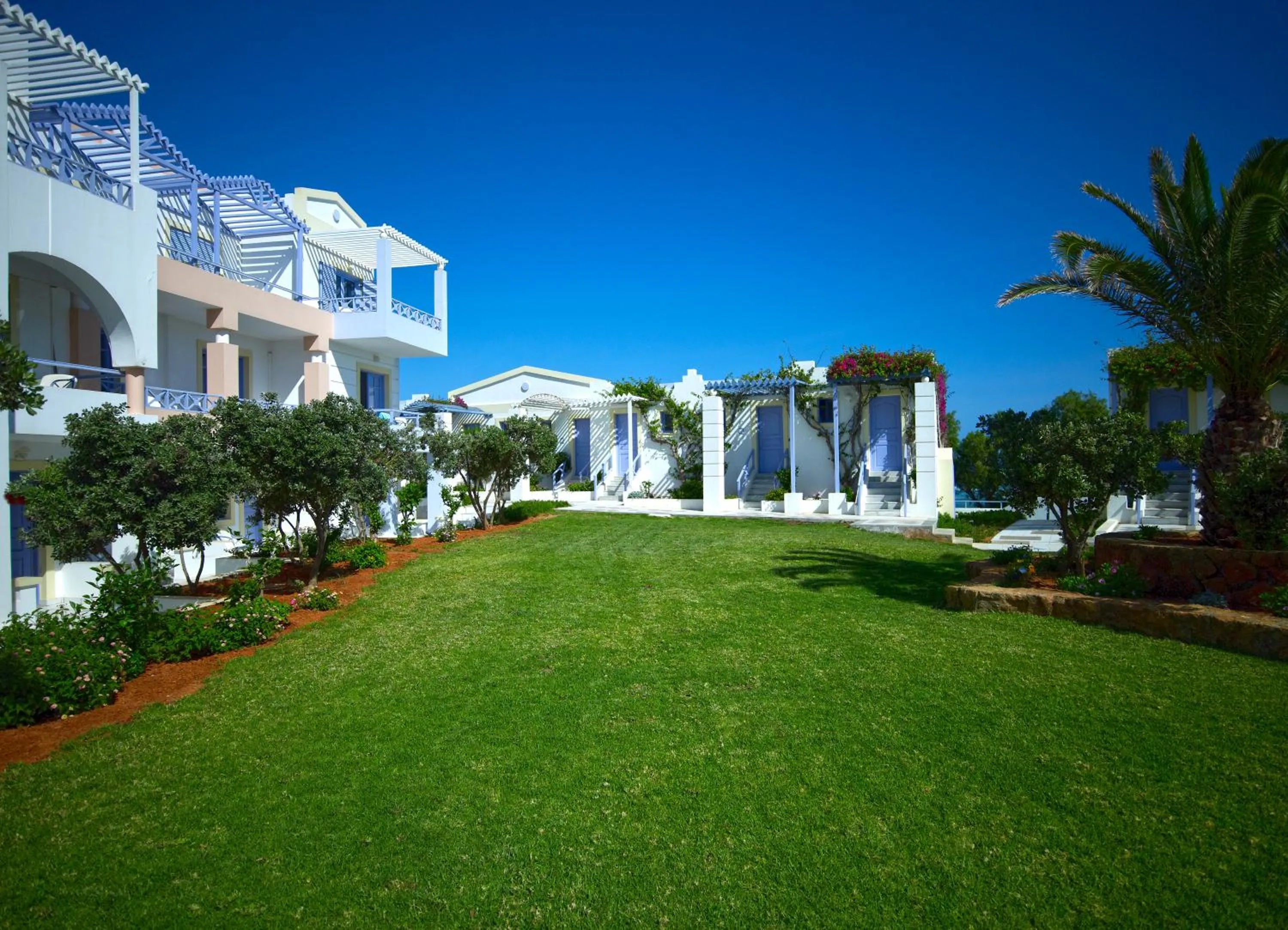 Property building in Serita Beach Hotel