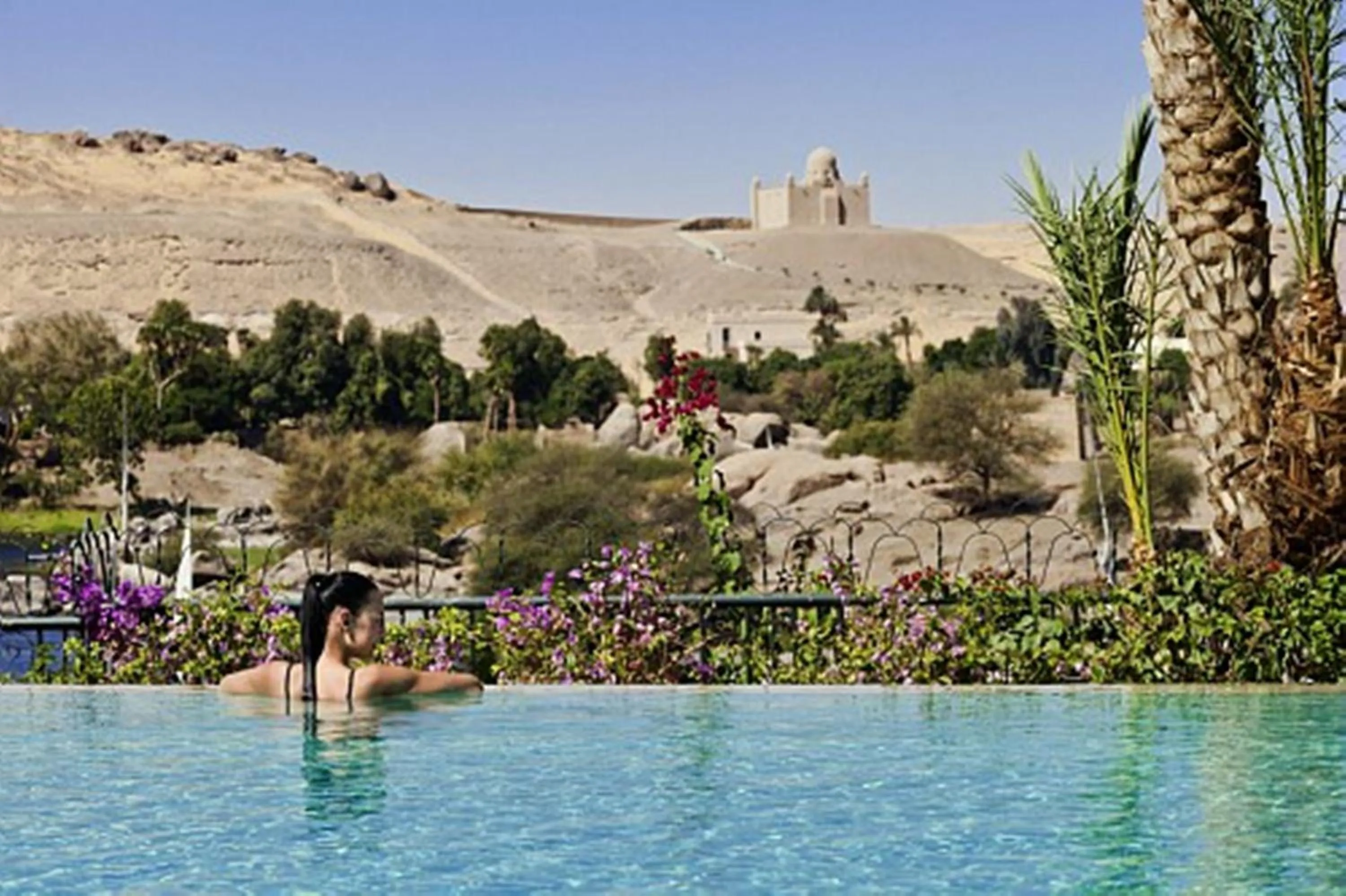 Swimming pool in Sofitel Legend Old Cataract