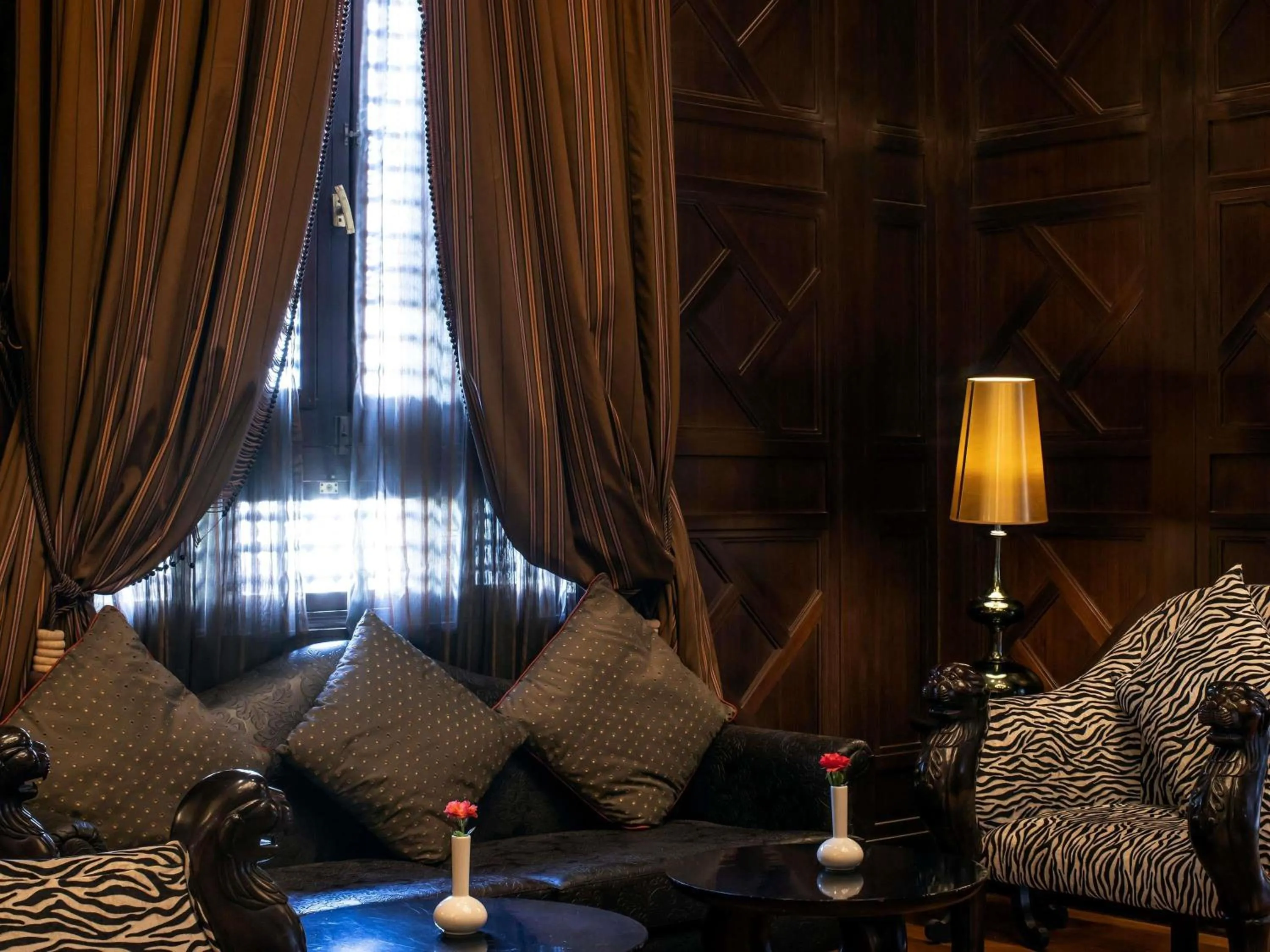 Lounge or bar in Sofitel Legend Old Cataract