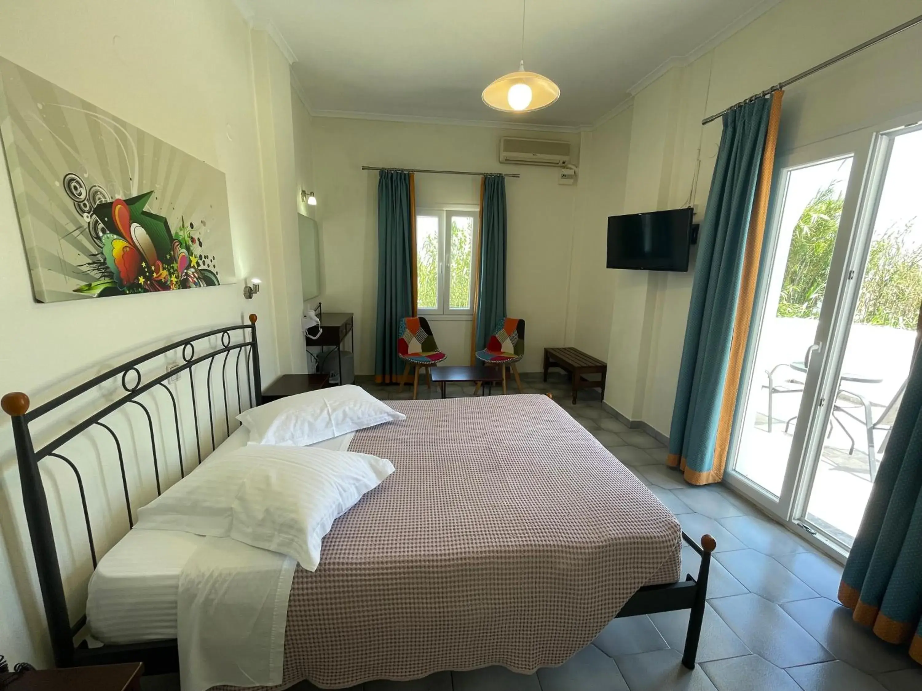 Budget Double or Twin Room in Albatros Hotel Budget Double or Twin Room in Albatros Hotel