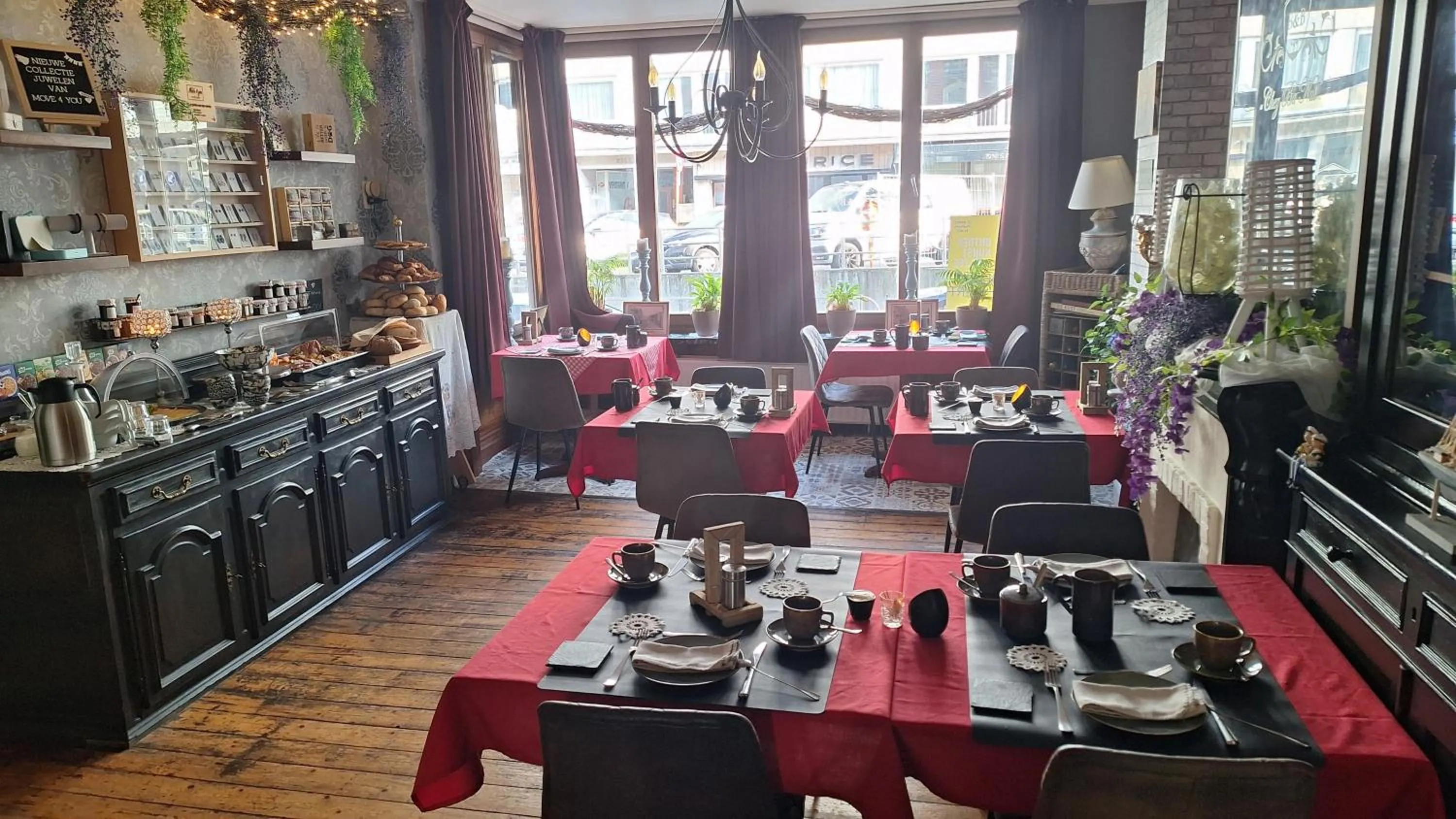 Breakfast in "Chez Ba'Nus"