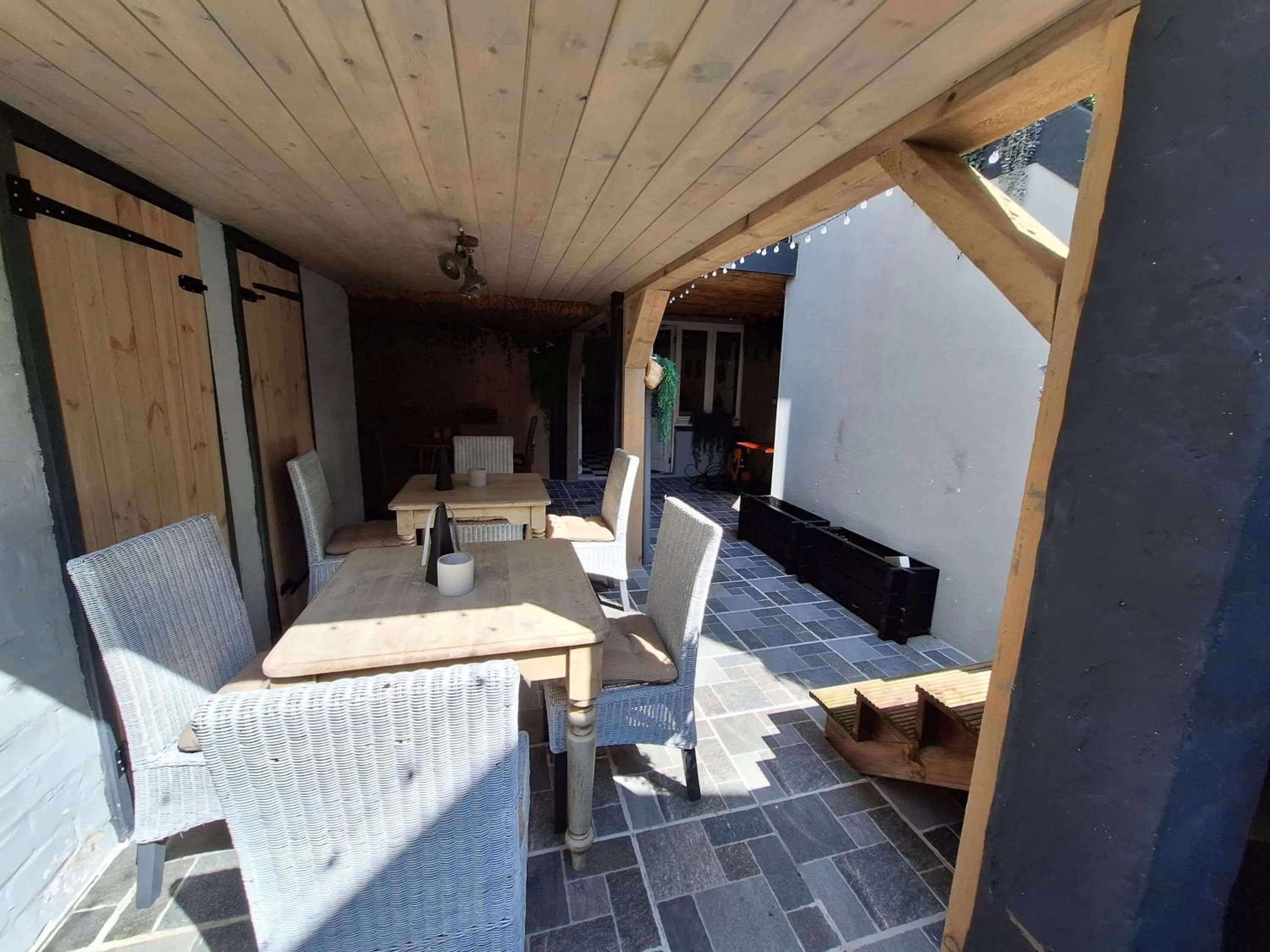 Patio in "Chez Ba'Nus"