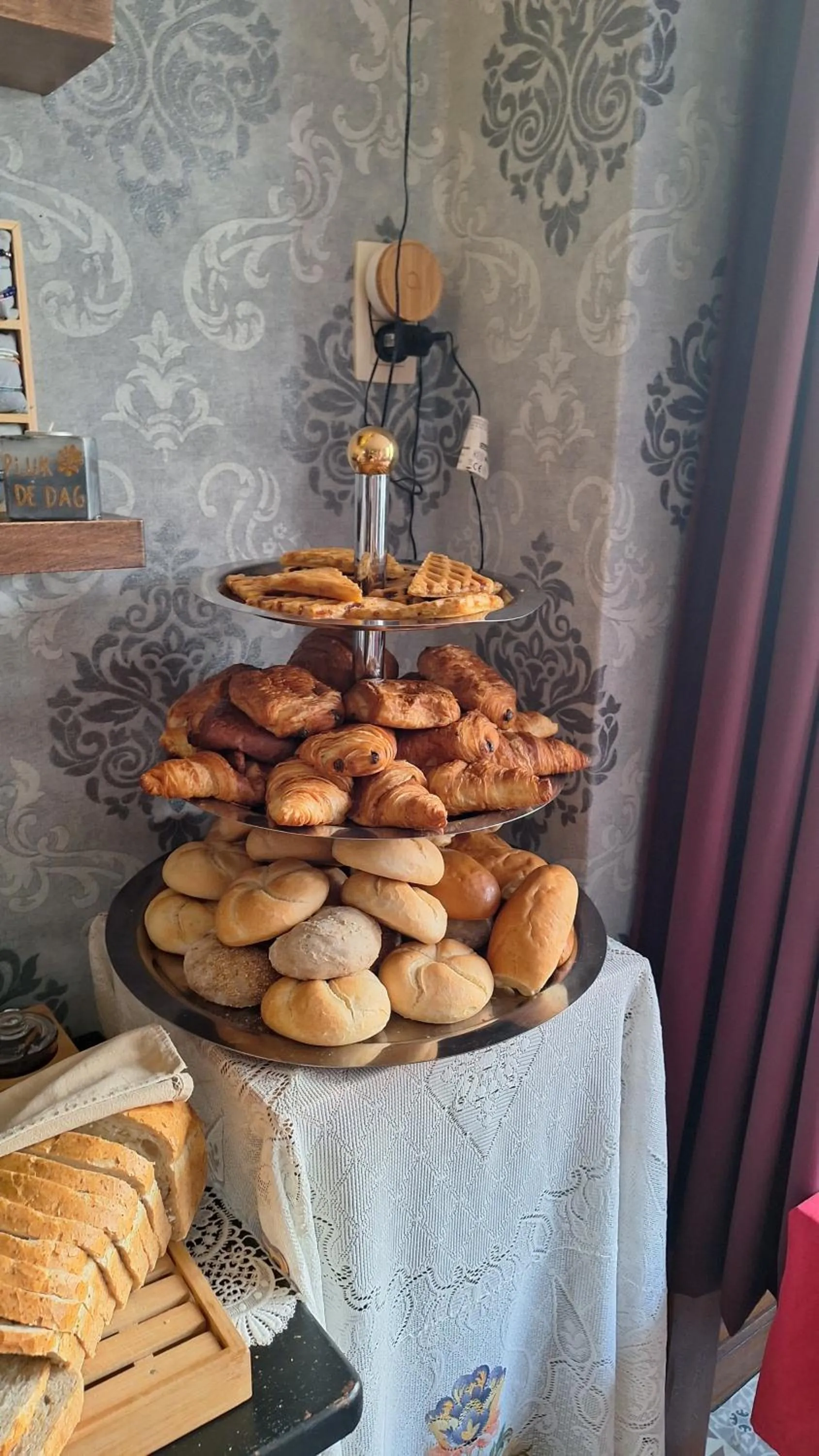 Buffet breakfast in "Chez Ba'Nus"