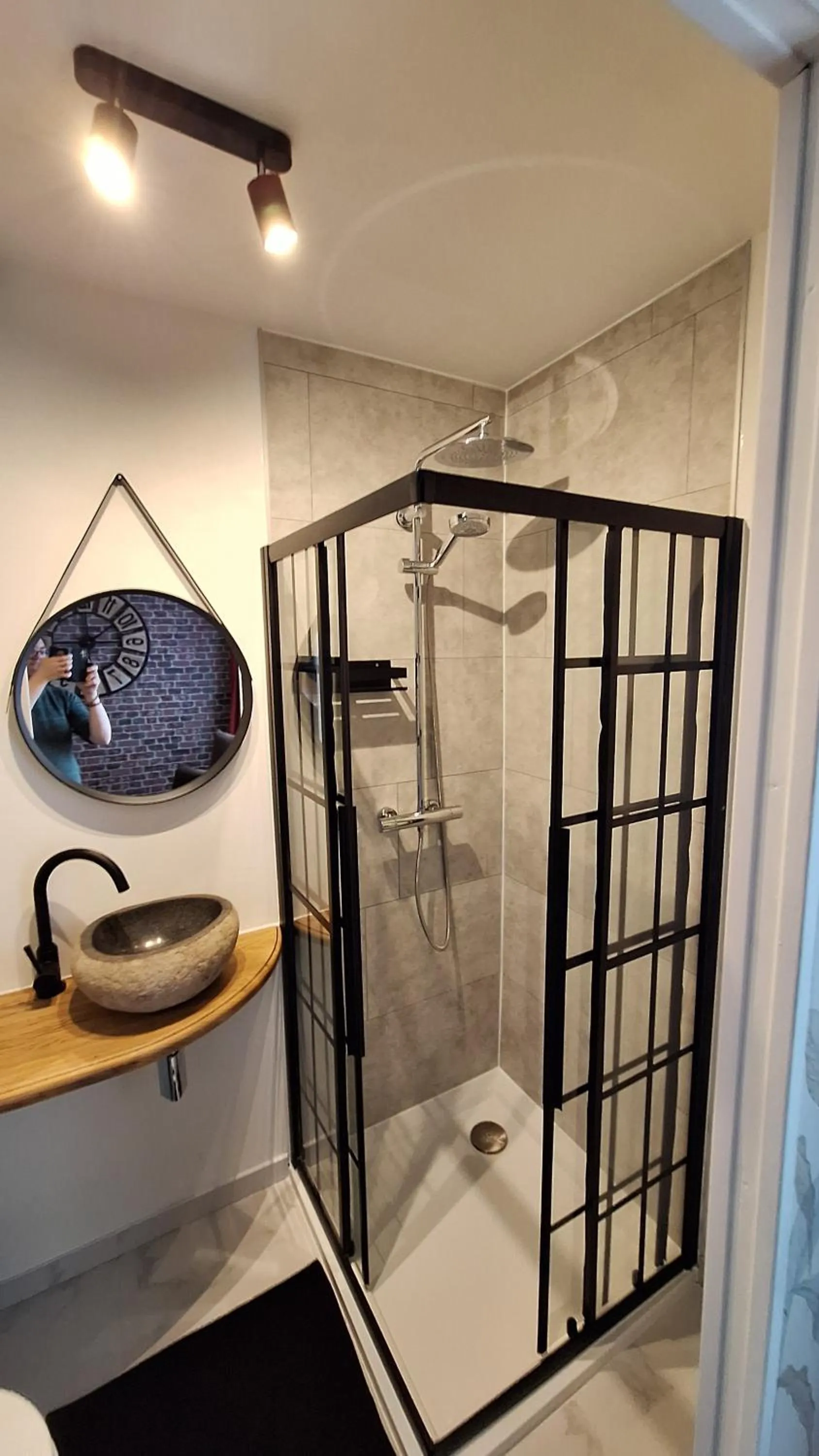 Bathroom in "Chez Ba'Nus"